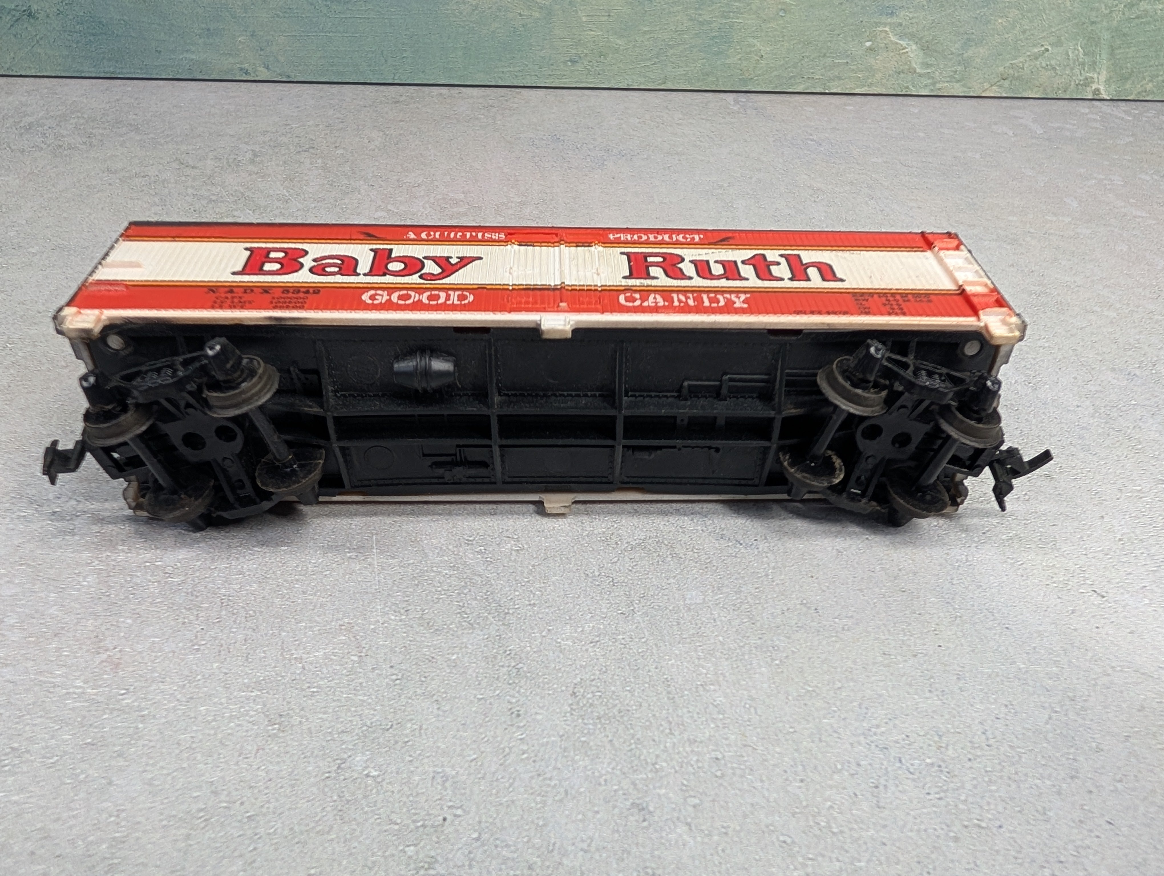 USED Tyco HO Scale 41' Wooden Box Car Baby Ruth NADX #5342