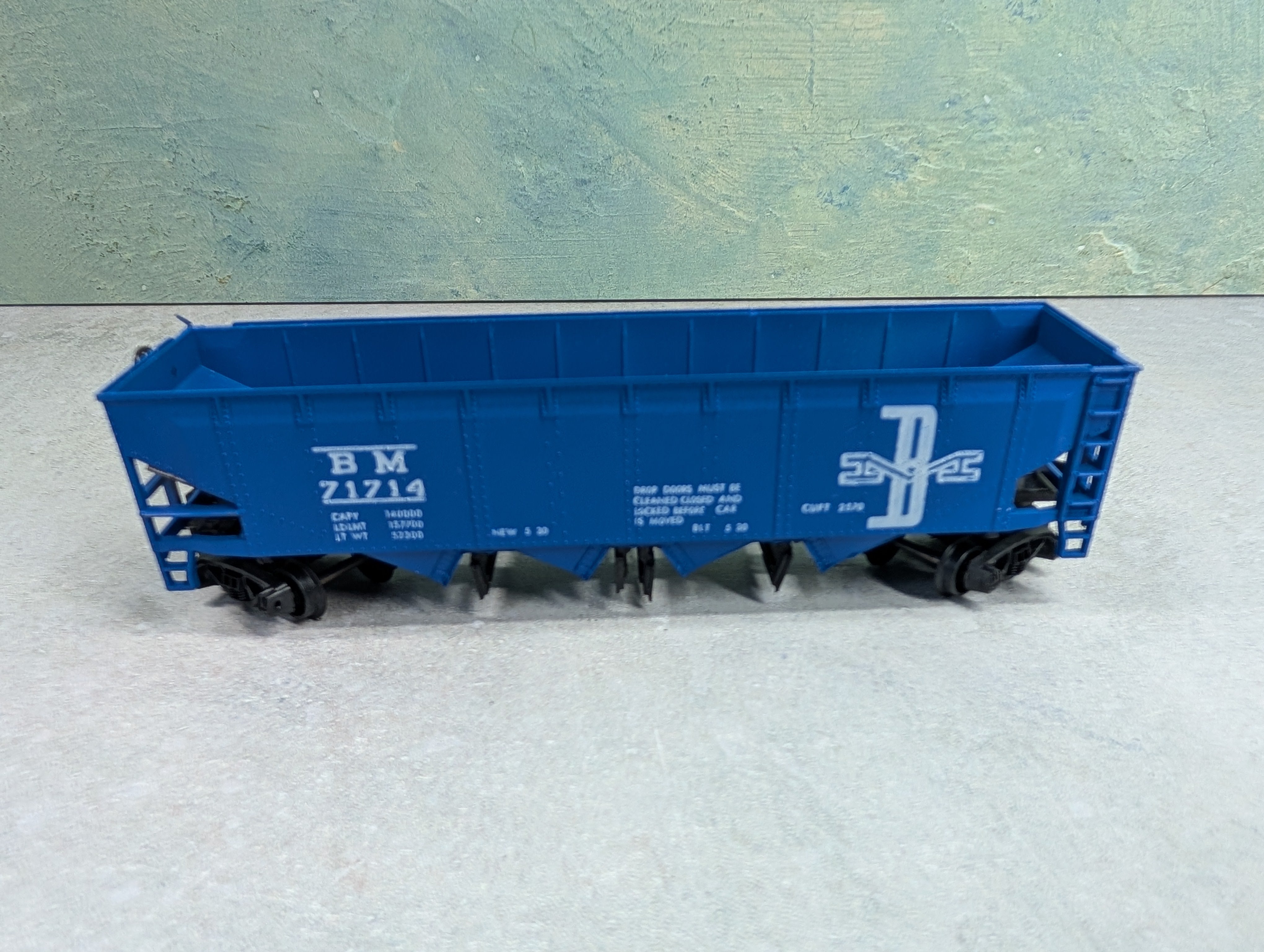USED Model Power HO Scale Operating Quad Hopper Boston and Maine BM #71714