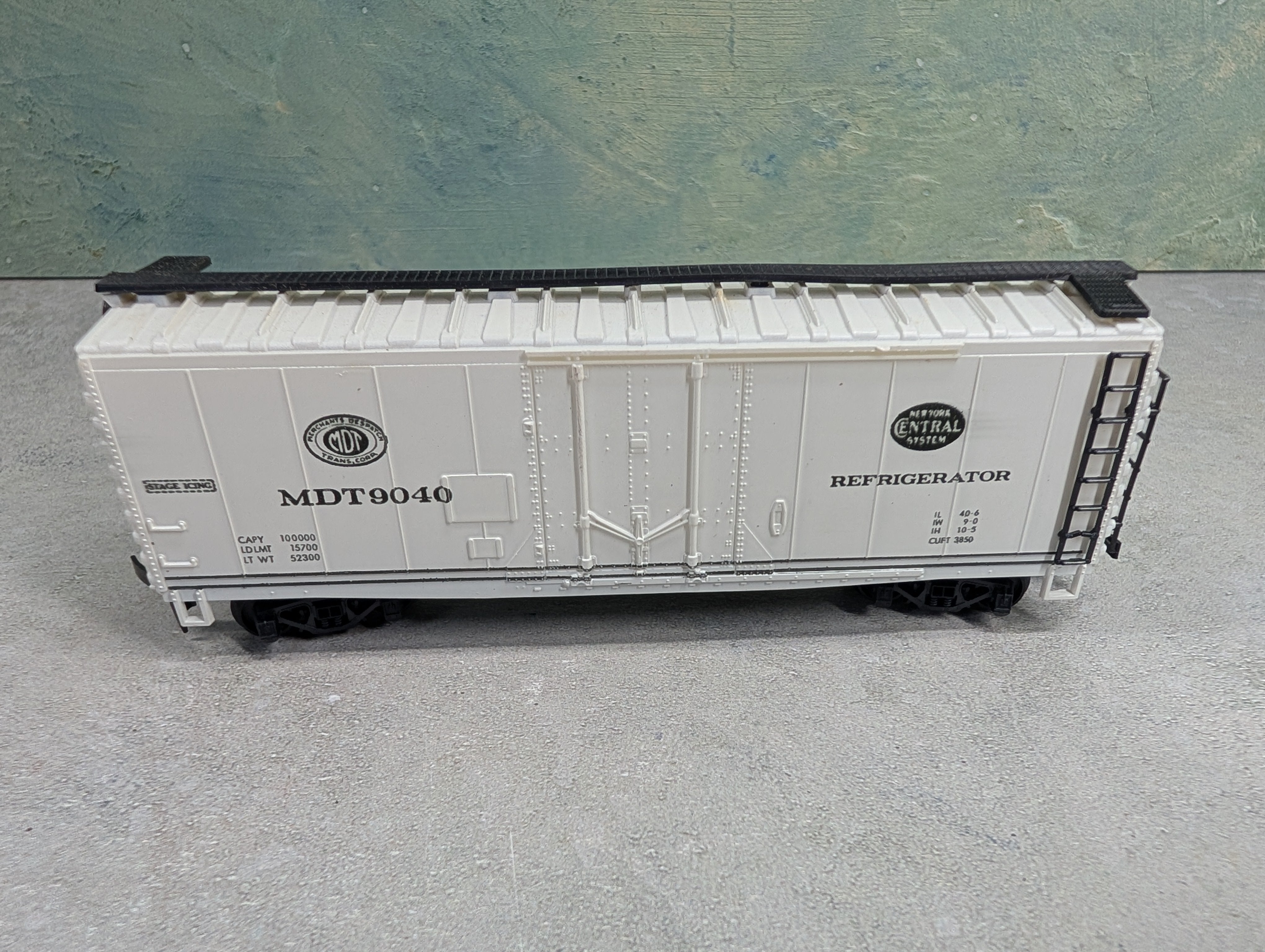 USED Model Power HO Scale 40' Reefer Box Car New York Central MDT #9040
