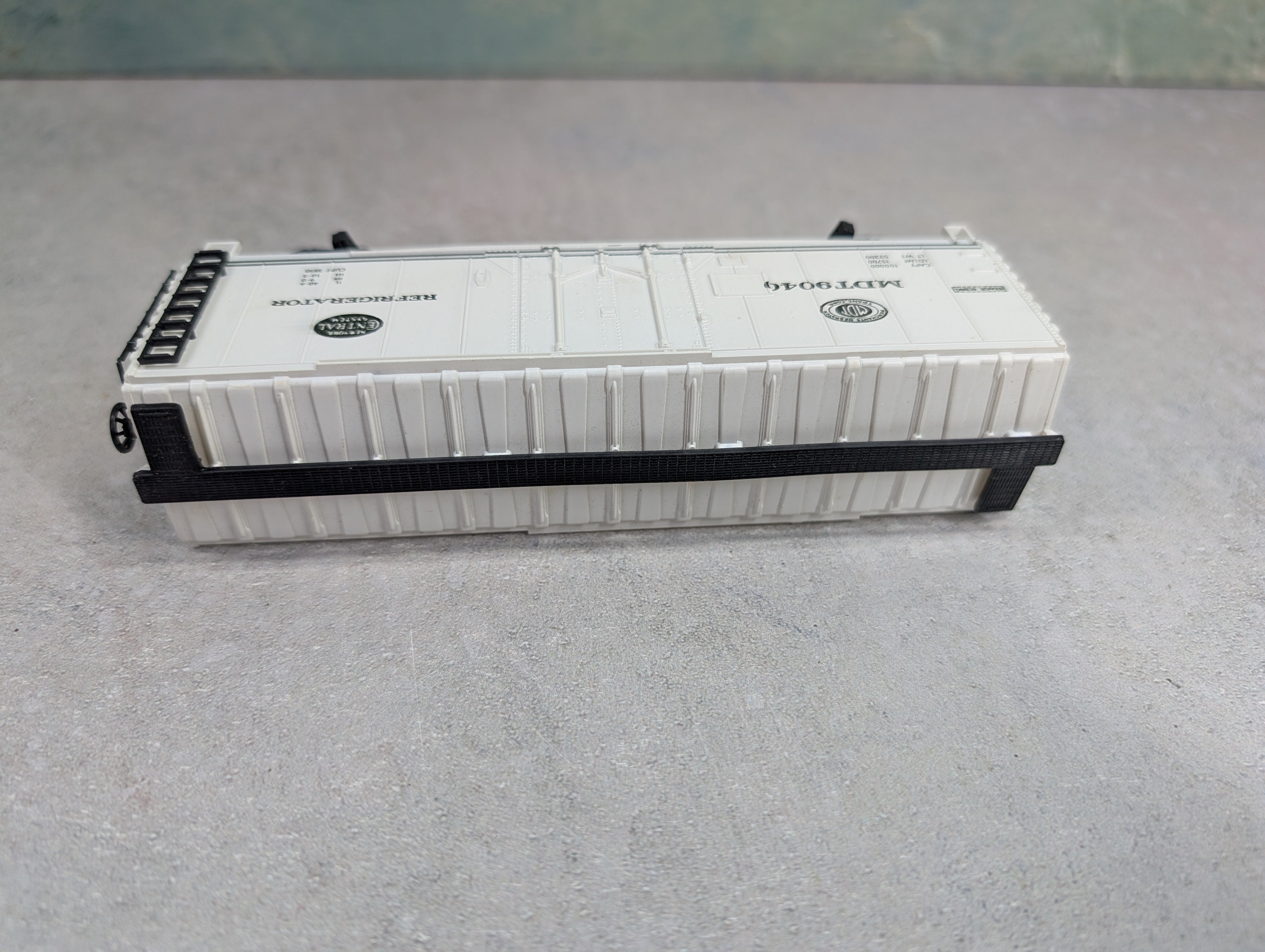 USED Model Power HO Scale 40' Reefer Box Car New York Central MDT #9040