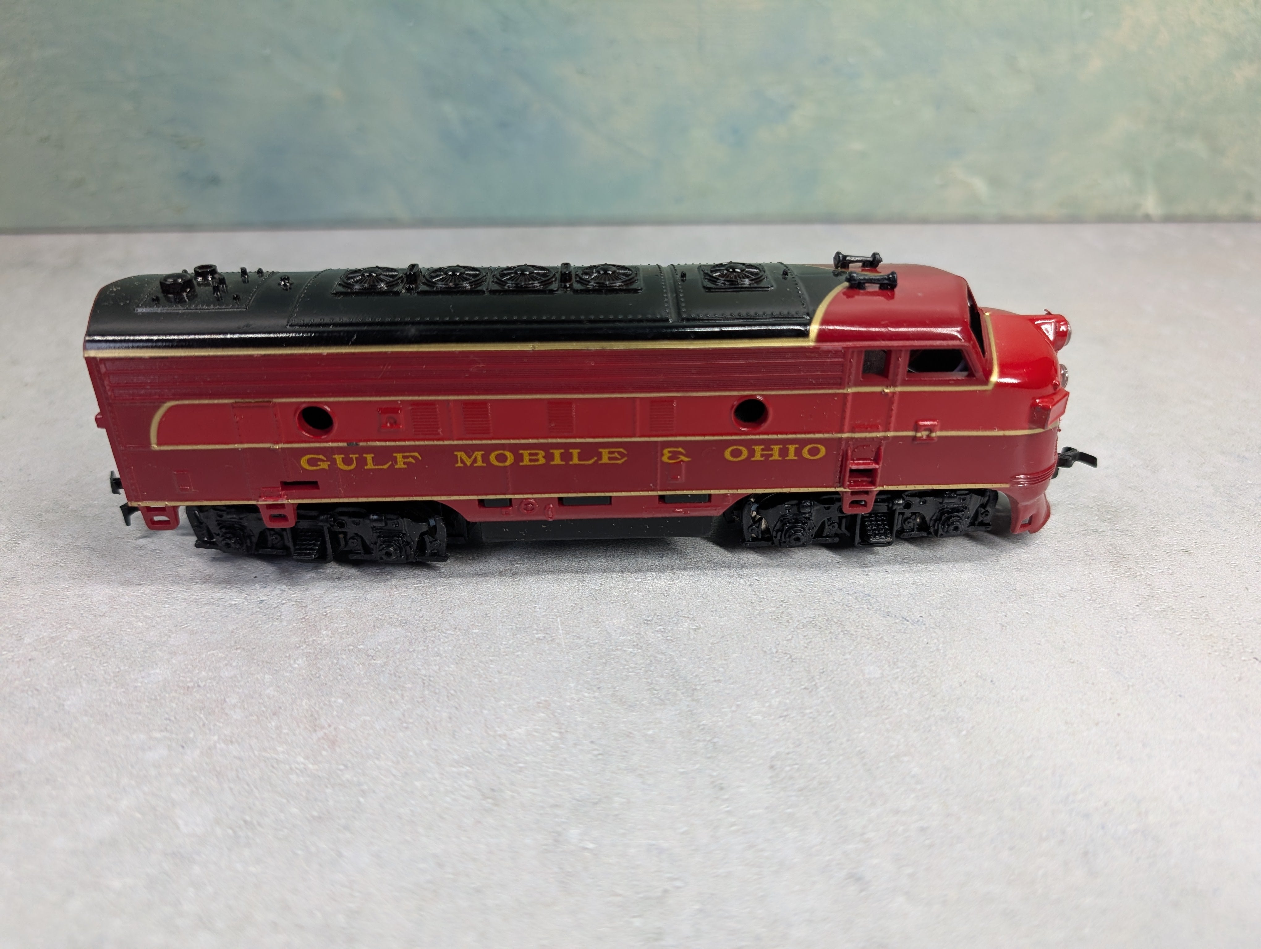 USED Life-Like HO Scale F-7 Diesel Locomotive Gulf Mobile & Ohio Parts/Repairs DC