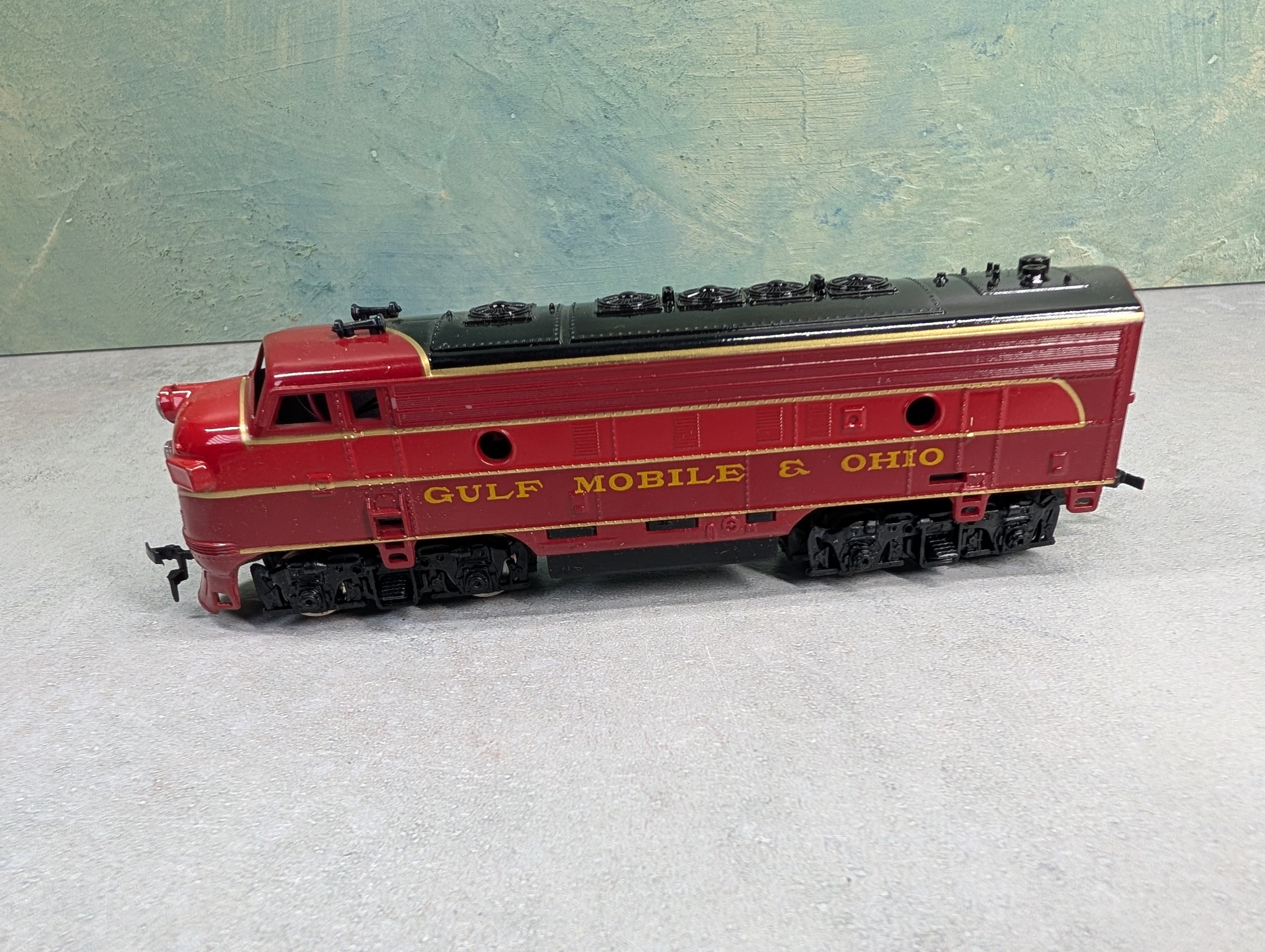 USED Life-Like HO Scale F-7 Diesel Locomotive Gulf Mobile & Ohio Parts/Repairs DC
