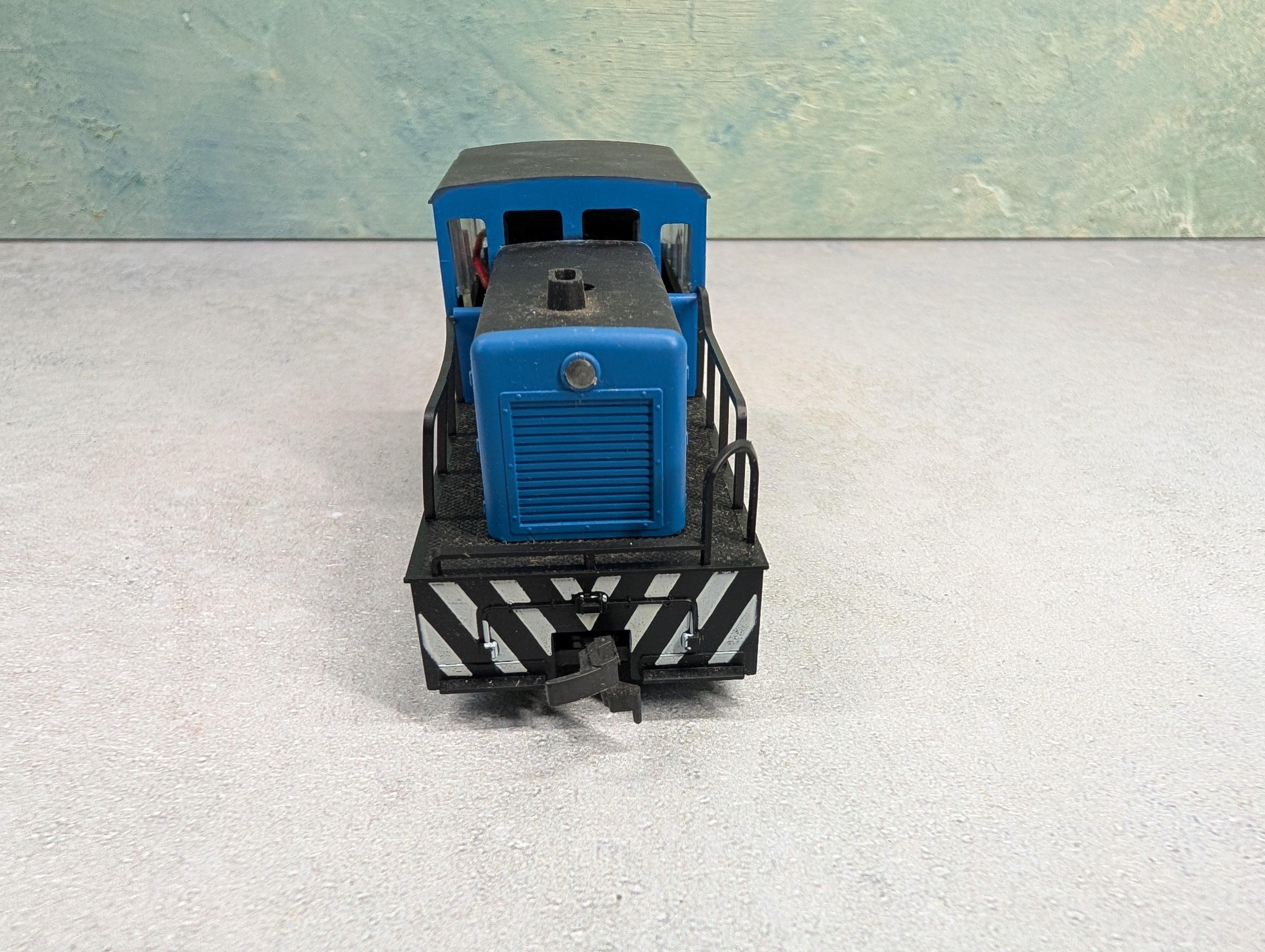 USED AHM HO Scale 35 Ton Switcher Diesel Locomotive Baltimore and Ohio #4820 Runs Great DC