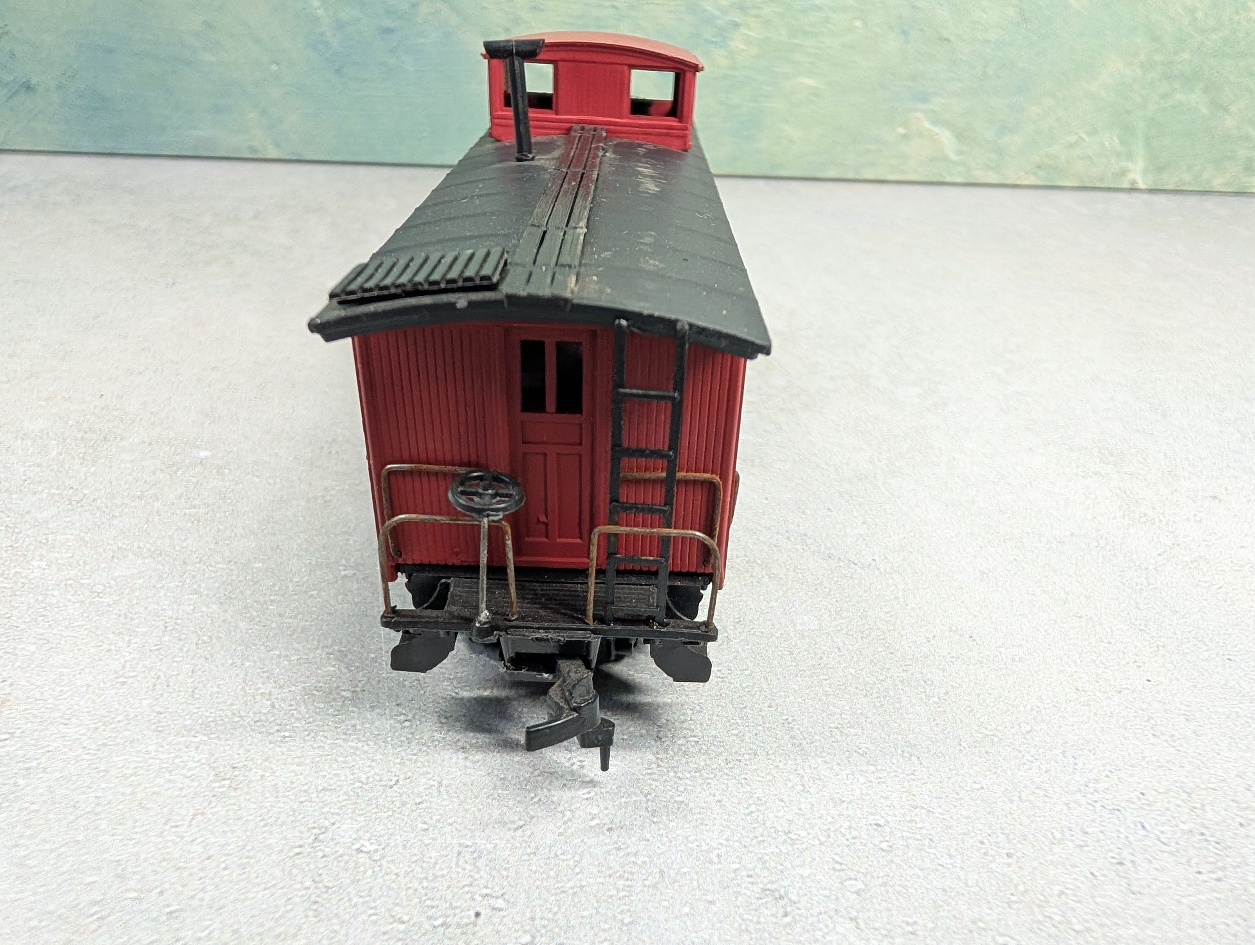 USED Roundhouse HO Scale Wooden Caboose Reading #76000