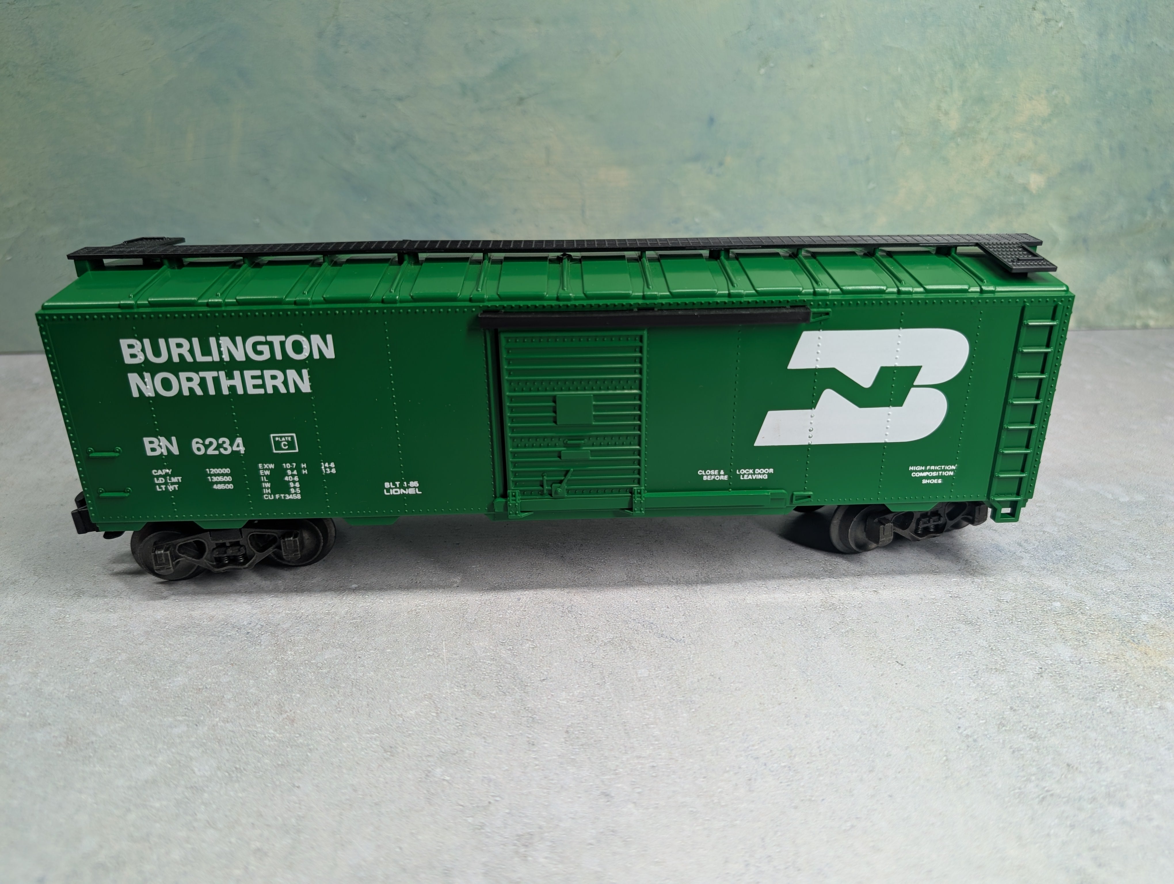 USED Lionel 1583114 O Standard O Box Car Burlington Northern BN #6234