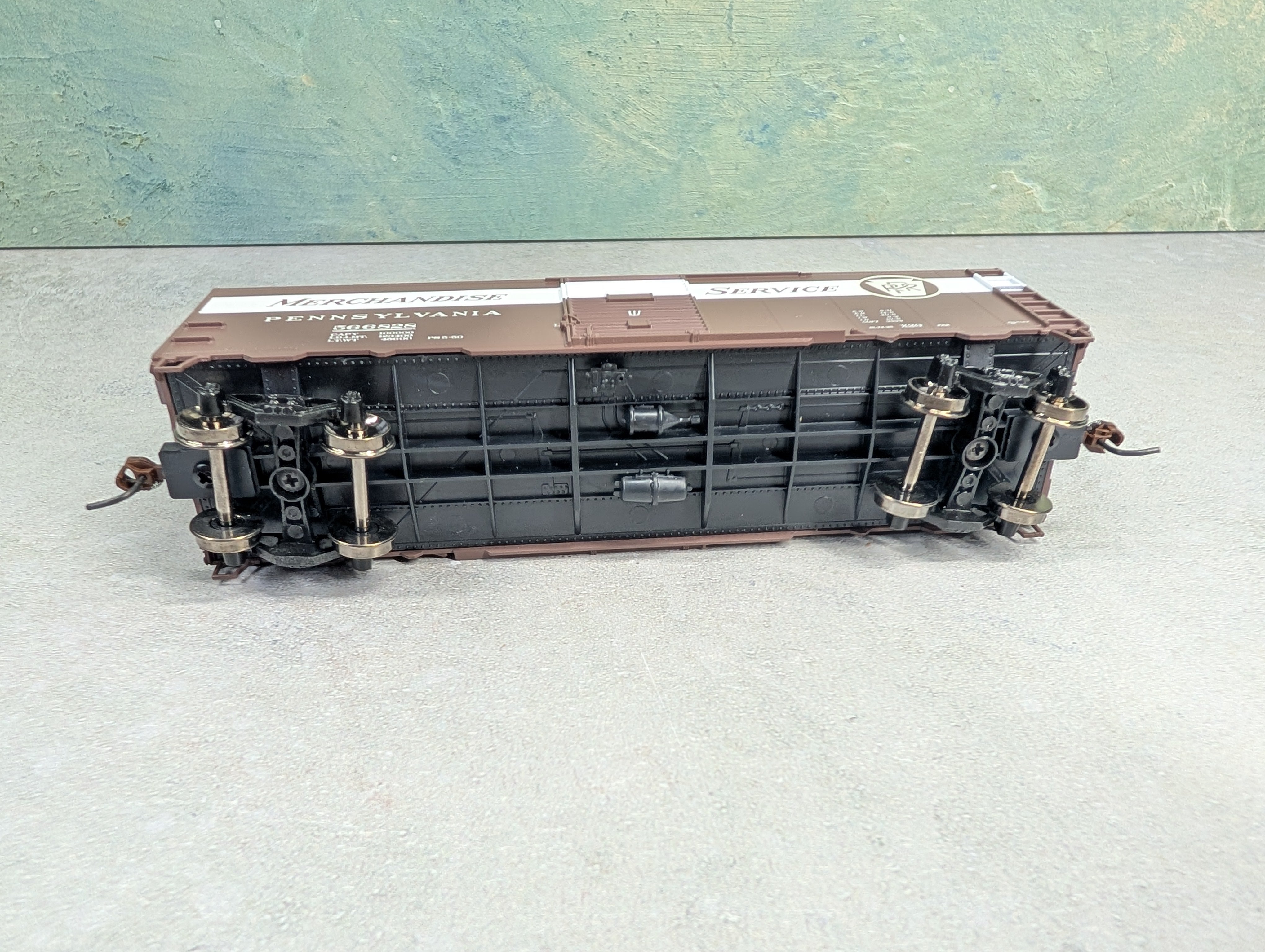 USED Athearn 70060 HO Scale 40' Youngstown Steel Door Box Car Pennsylvania #566828 Merchandise Service