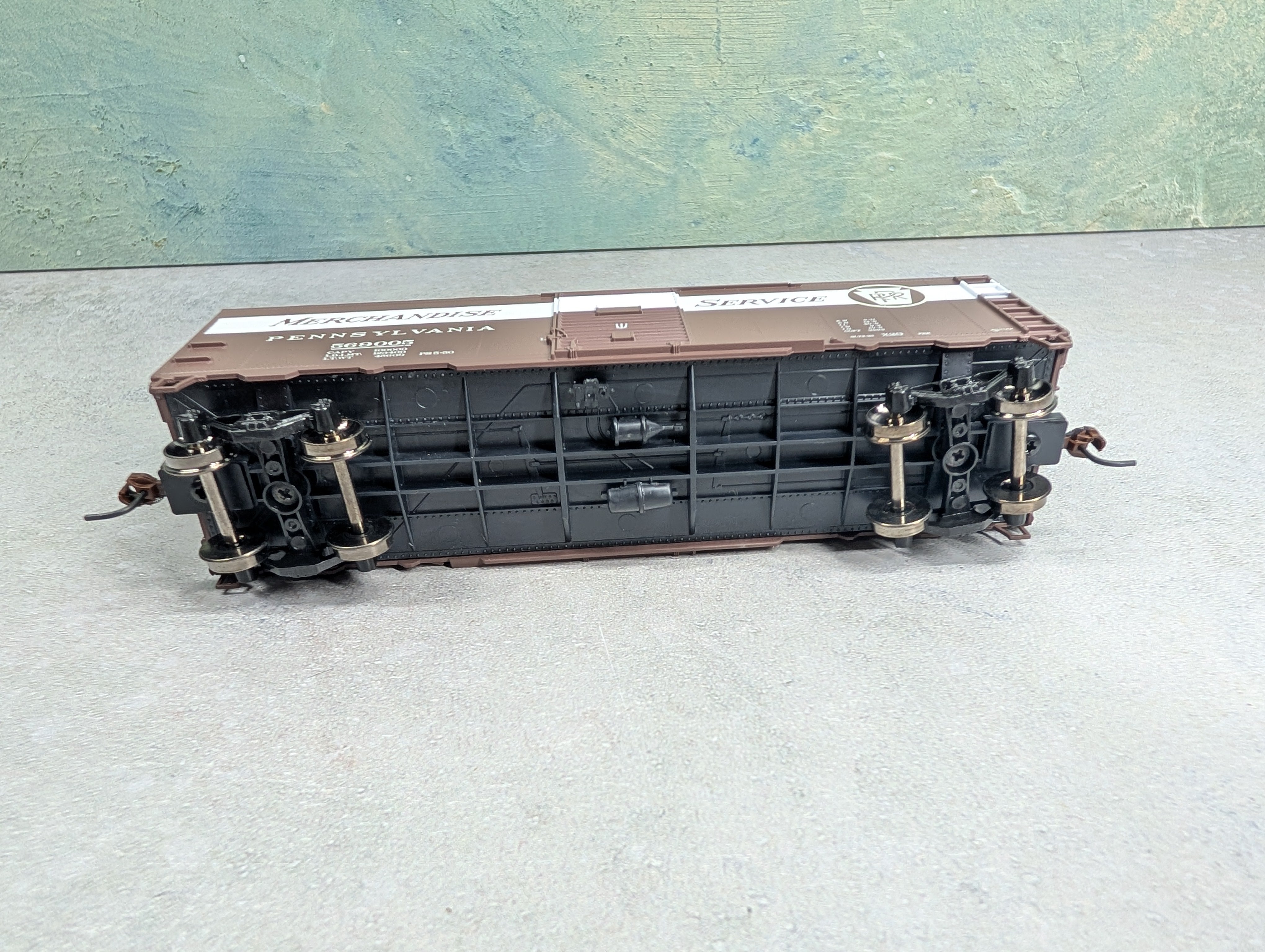 USED Athearn 70063 HO Scale 40' Youngstown Steel Door Box Car Pennsylvania #569005 Merchandise Service