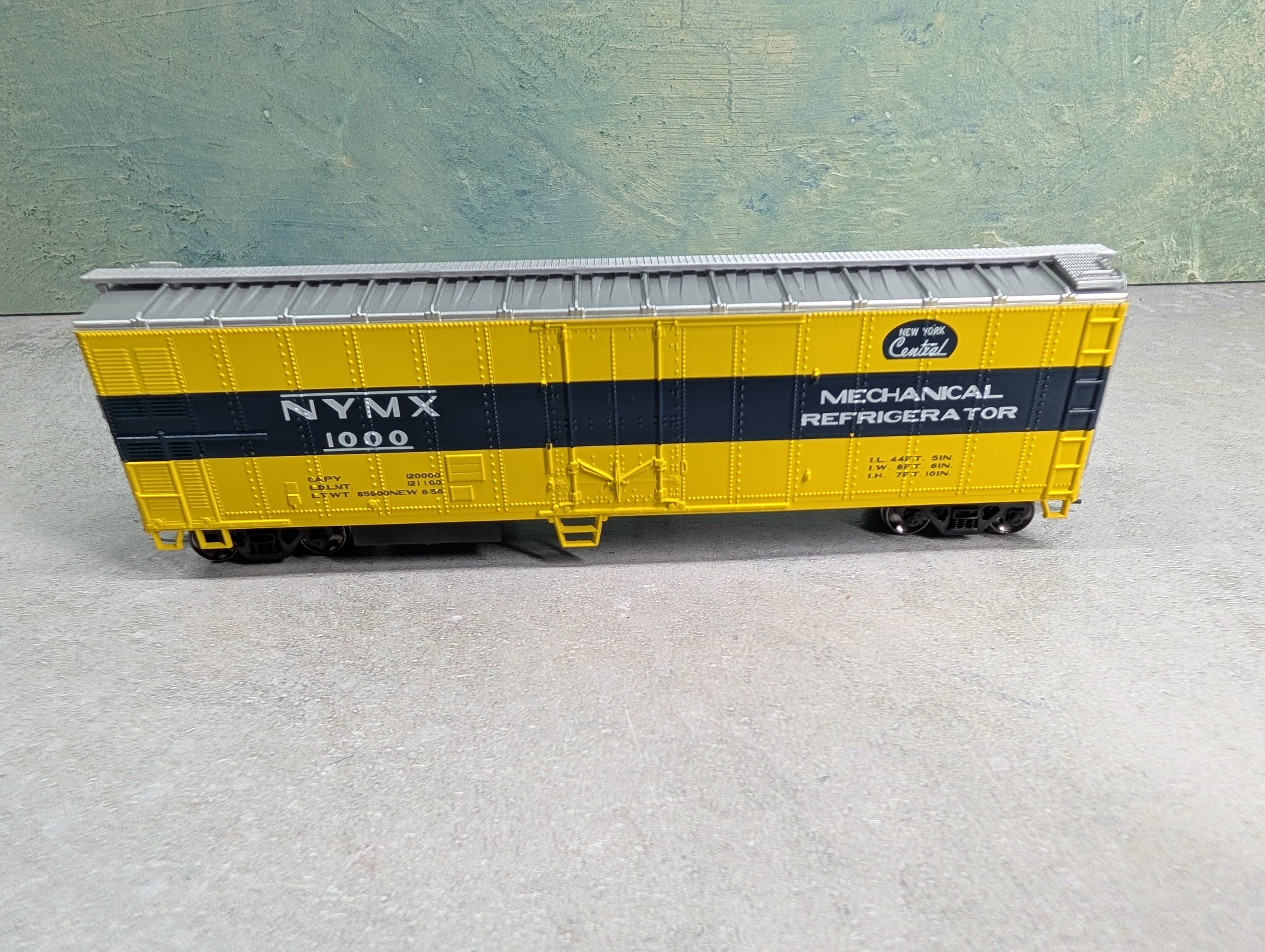 USED Athearn 7555 HO Scale 50' Smooth Side Reefer New York Central NYMX #1000