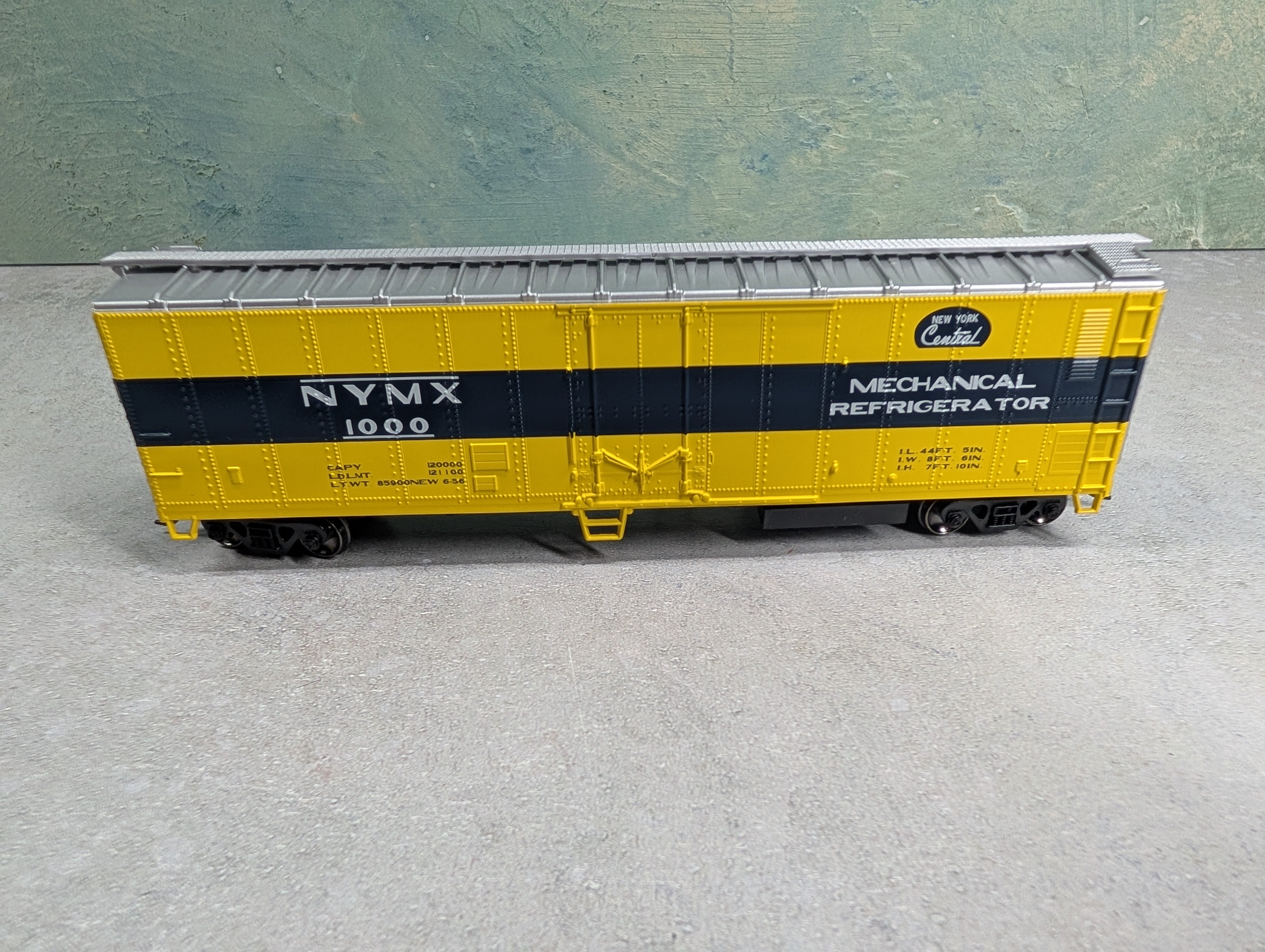 USED Athearn 7555 HO Scale 50' Smooth Side Reefer New York Central NYMX #1000