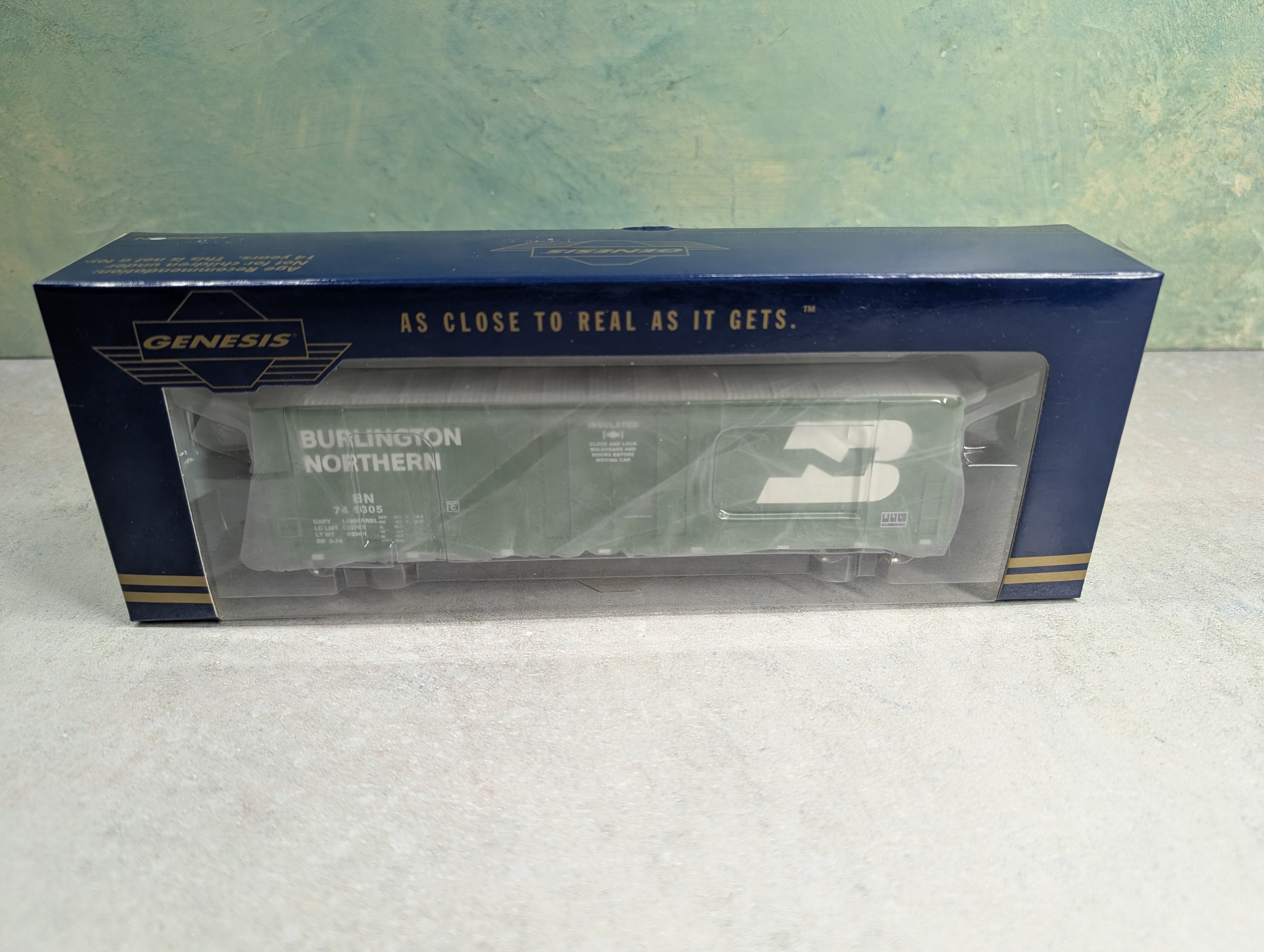 USED Athearn Genesis 63882 HO Scale 50' PC&F Box Car Burlington Northern BN #749305