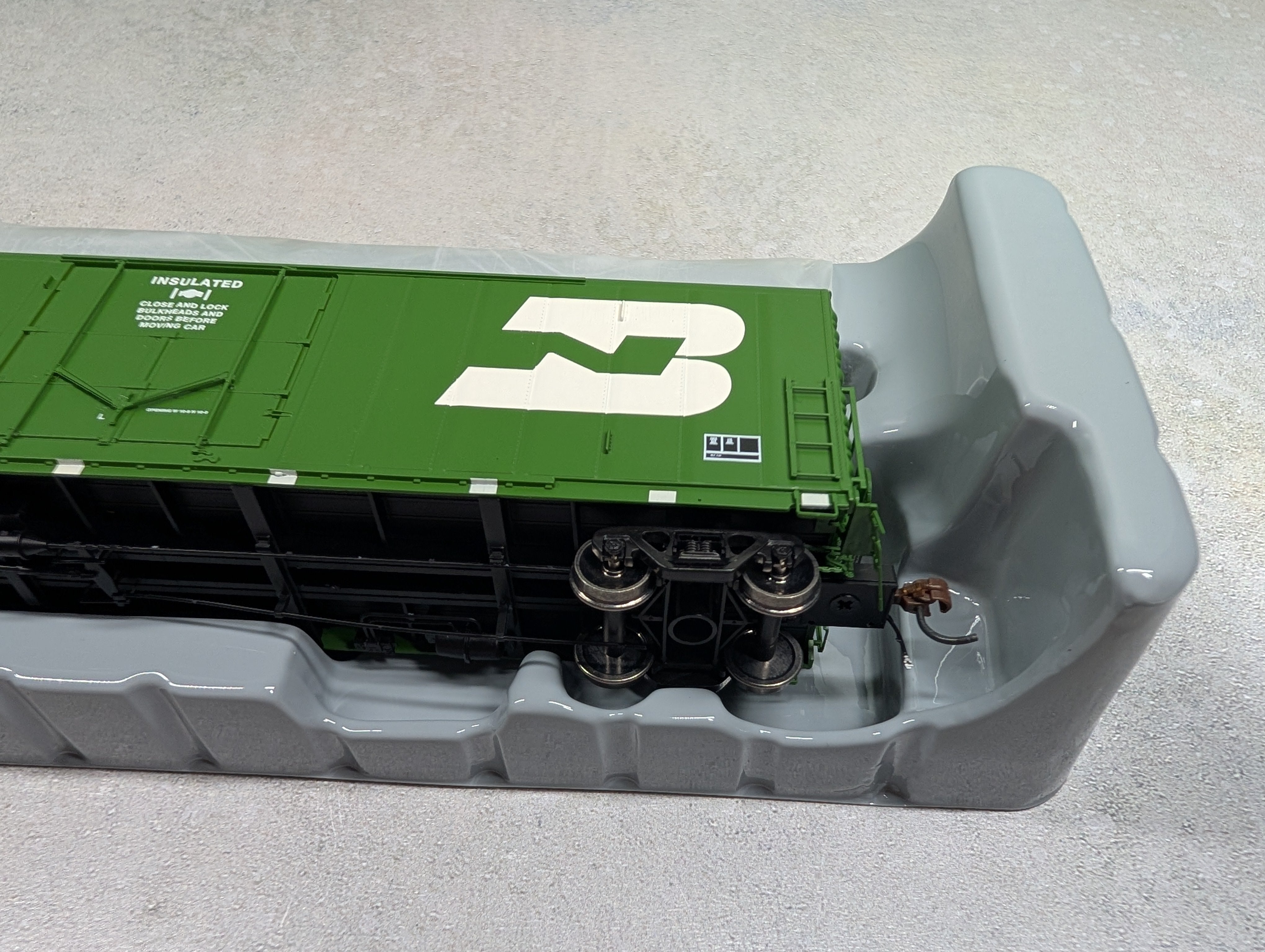 USED Athearn Genesis 63882 HO Scale 50' PC&F Box Car Burlington Northern BN #749305