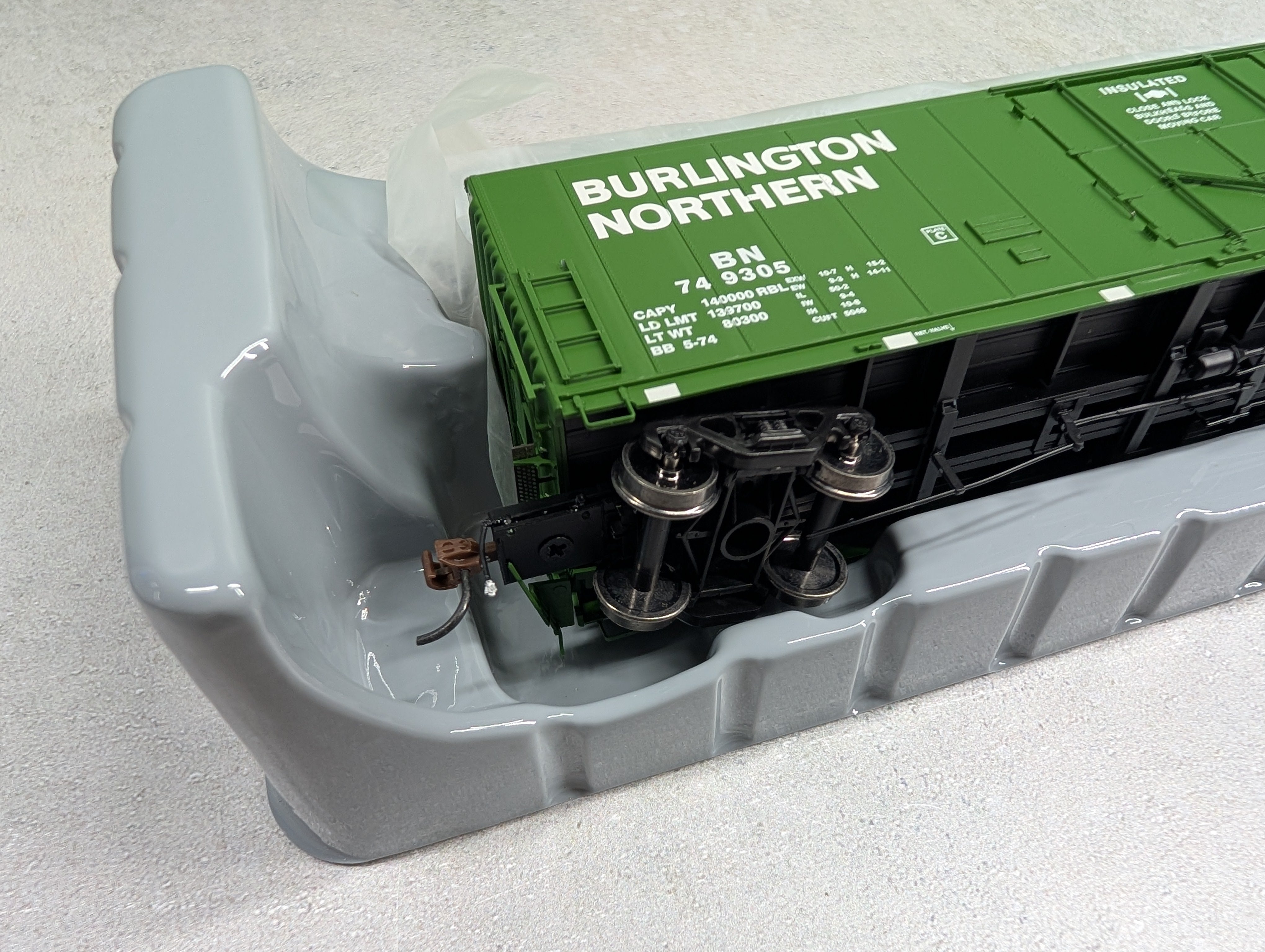 USED Athearn Genesis 63882 HO Scale 50' PC&F Box Car Burlington Northern BN #749305