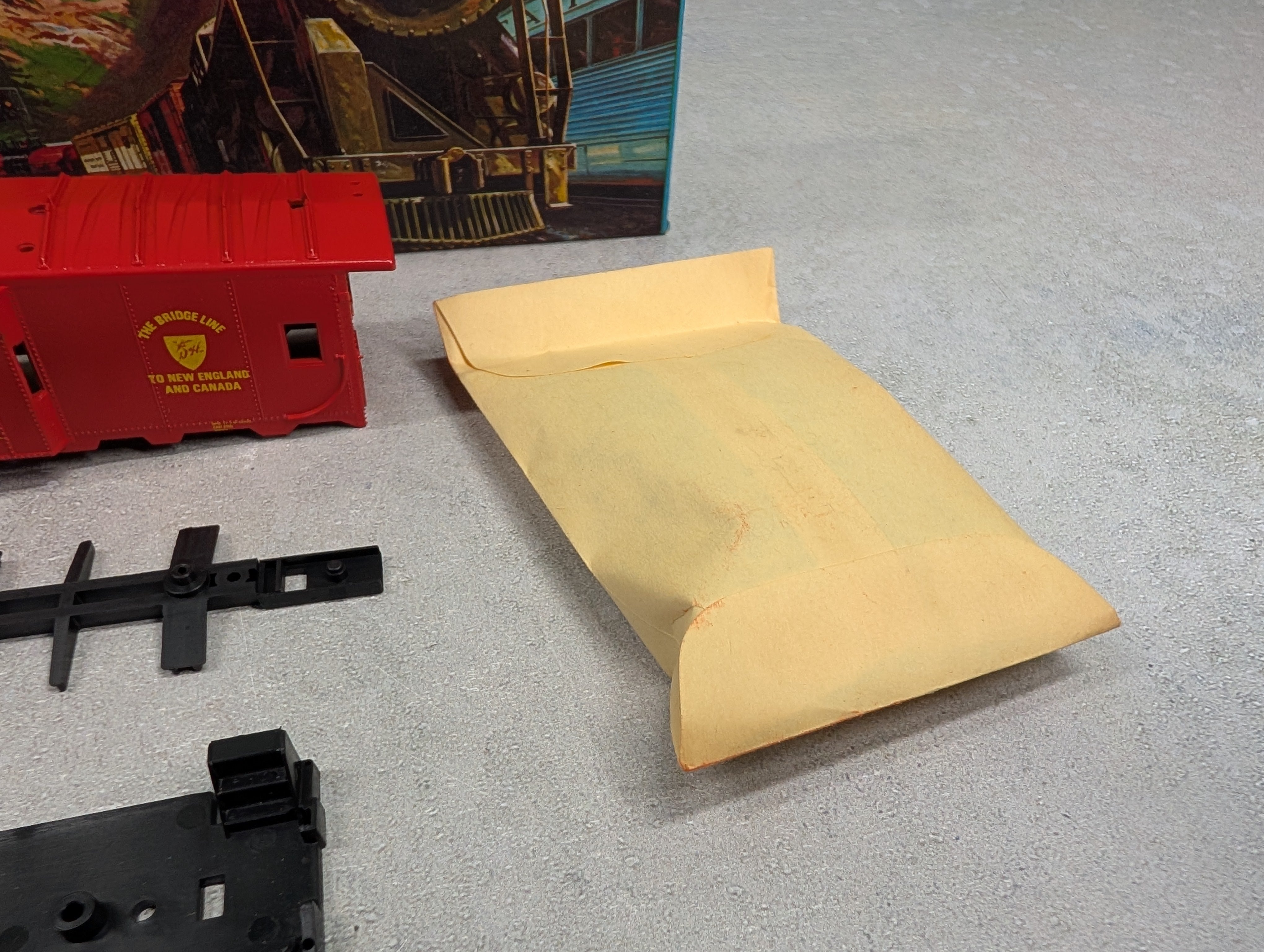 USED Athearn HO Scale Bay Window Caboose Delaware and Hudson #35757 KIT Bev-Bel