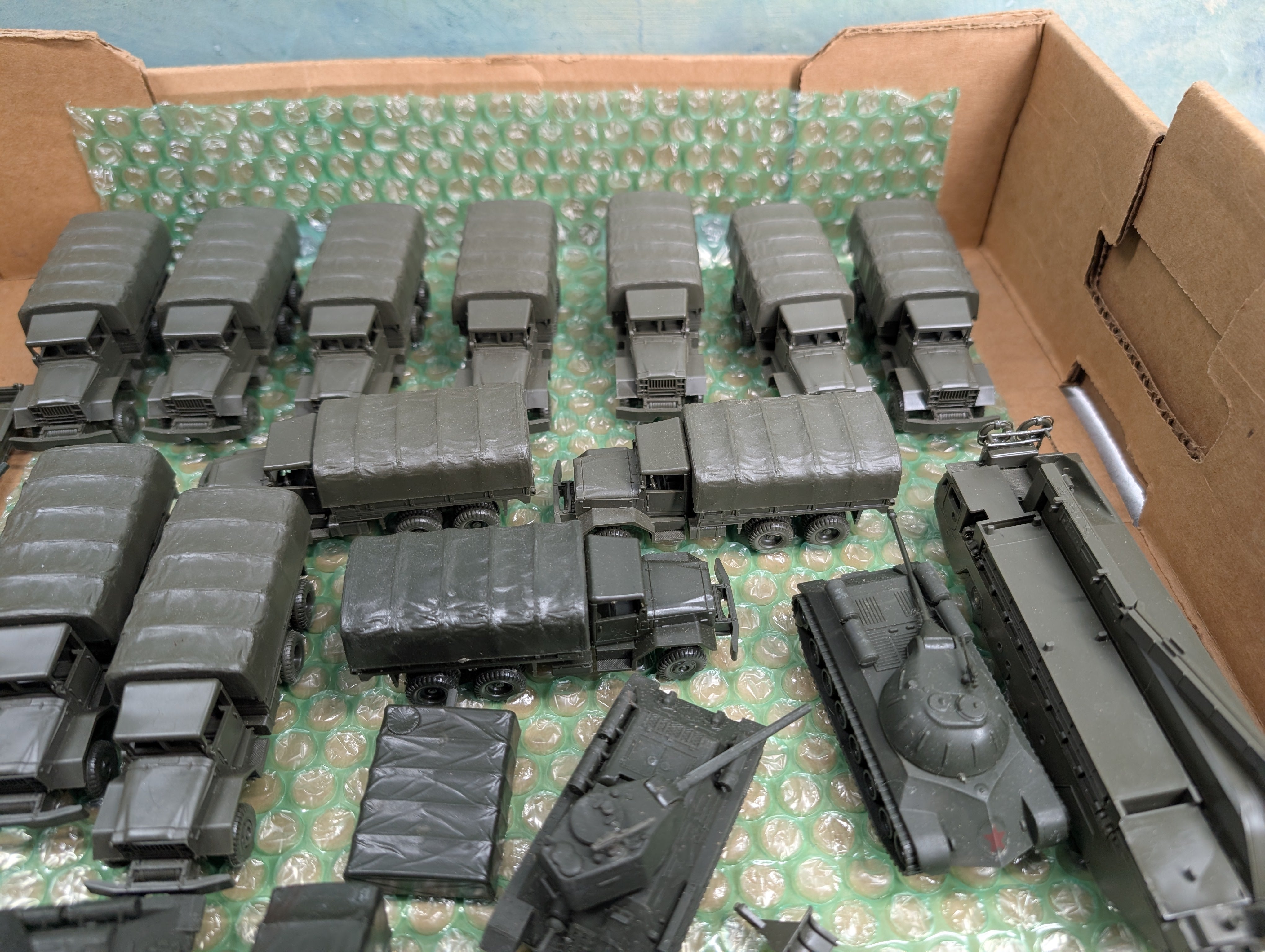 USED Roco HO Scale Lot of Various Army Tank Cars, Vehicles, Parts and more, MiniTanks