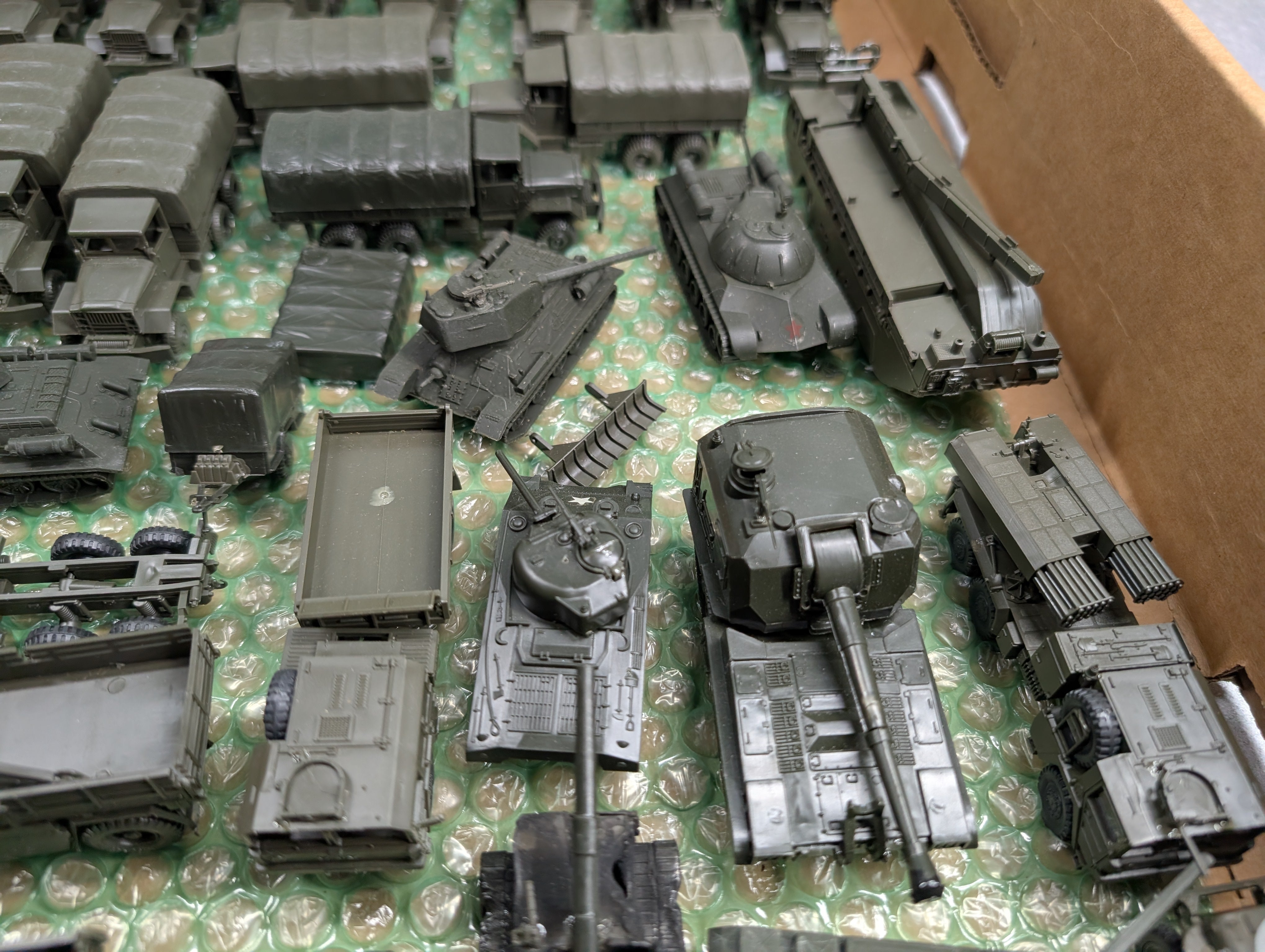 USED Roco HO Scale Lot of Various Army Tank Cars, Vehicles, Parts and more, MiniTanks