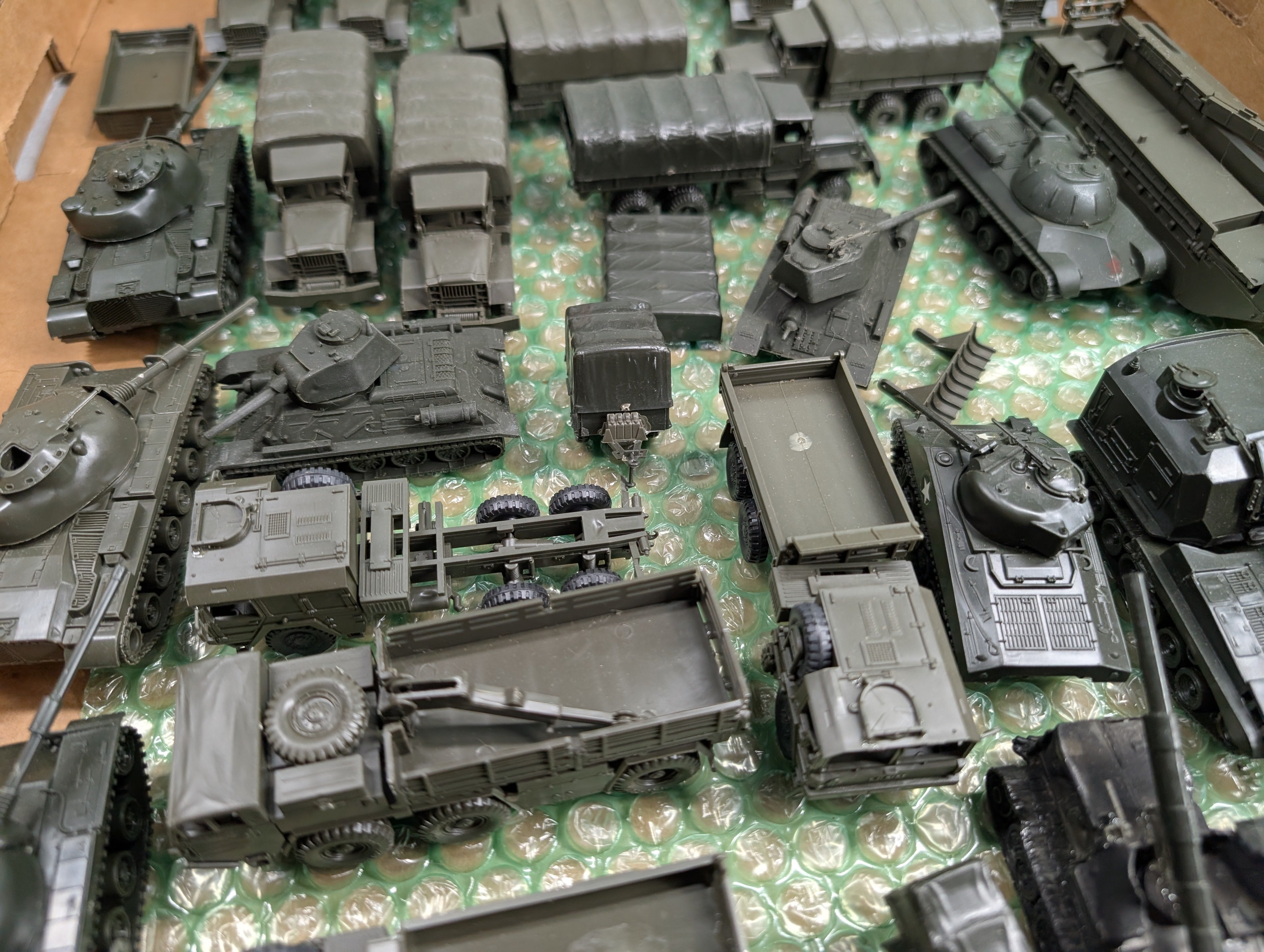 USED Roco HO Scale Lot of Various Army Tank Cars, Vehicles, Parts and more, MiniTanks