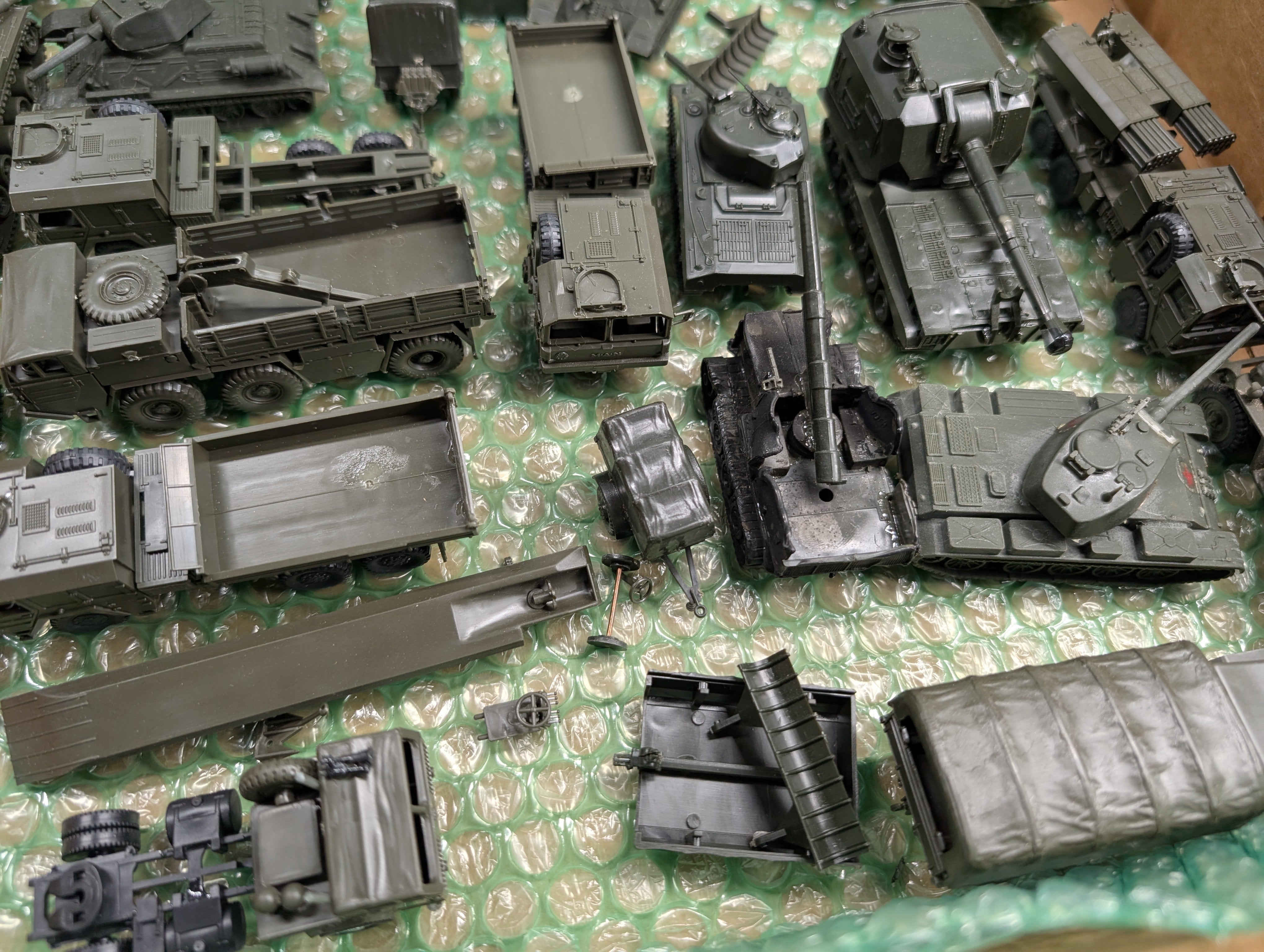 USED Roco HO Scale Lot of Various Army Tank Cars, Vehicles, Parts and more, MiniTanks