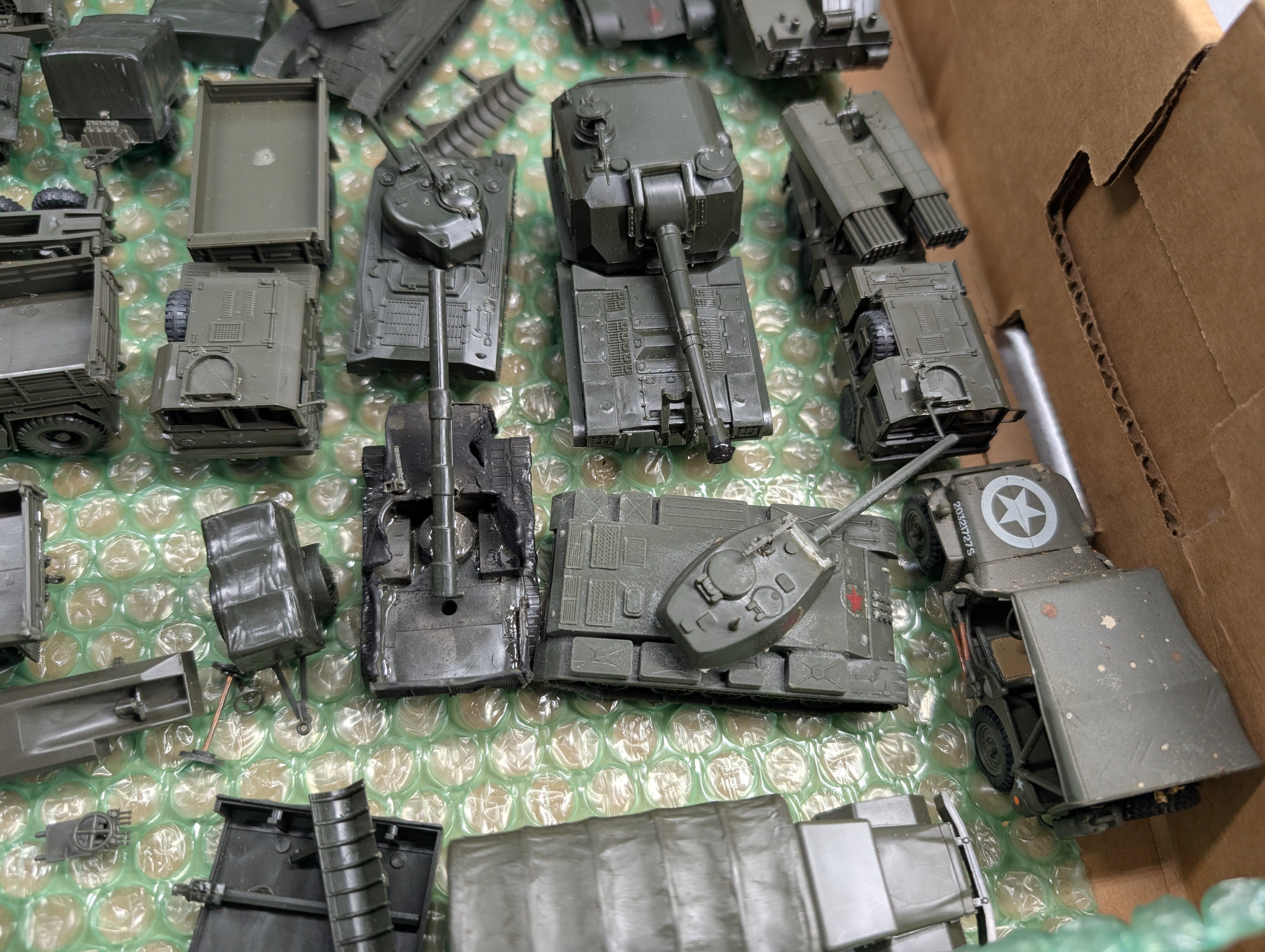 USED Roco HO Scale Lot of Various Army Tank Cars, Vehicles, Parts and more, MiniTanks