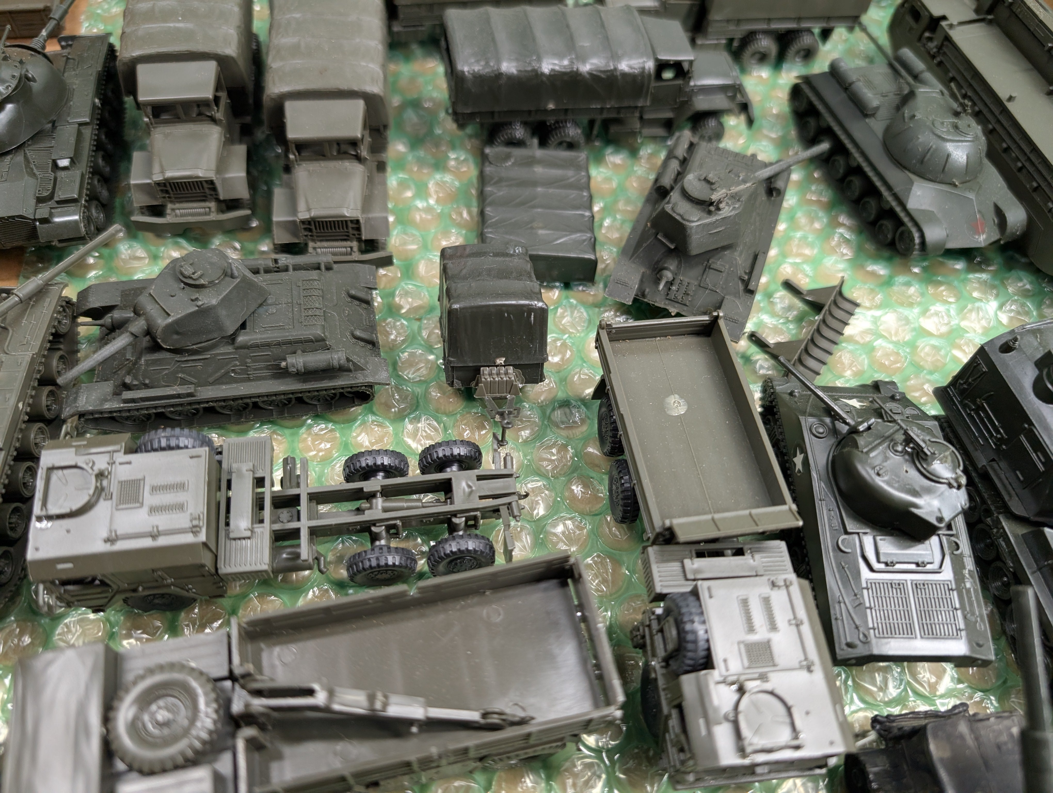 USED Roco HO Scale Lot of Various Army Tank Cars, Vehicles, Parts and more, MiniTanks