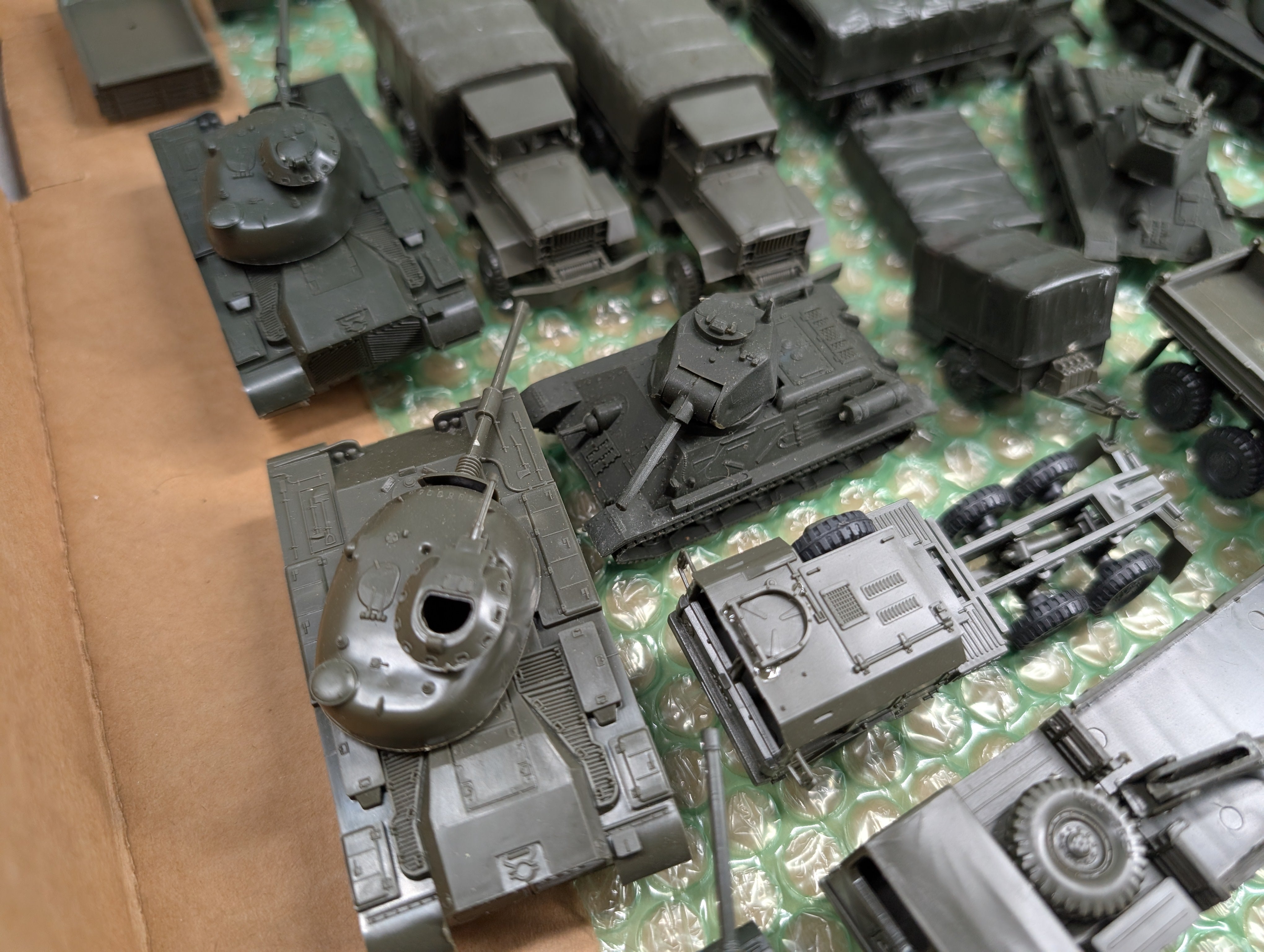 USED Roco HO Scale Lot of Various Army Tank Cars, Vehicles, Parts and more, MiniTanks