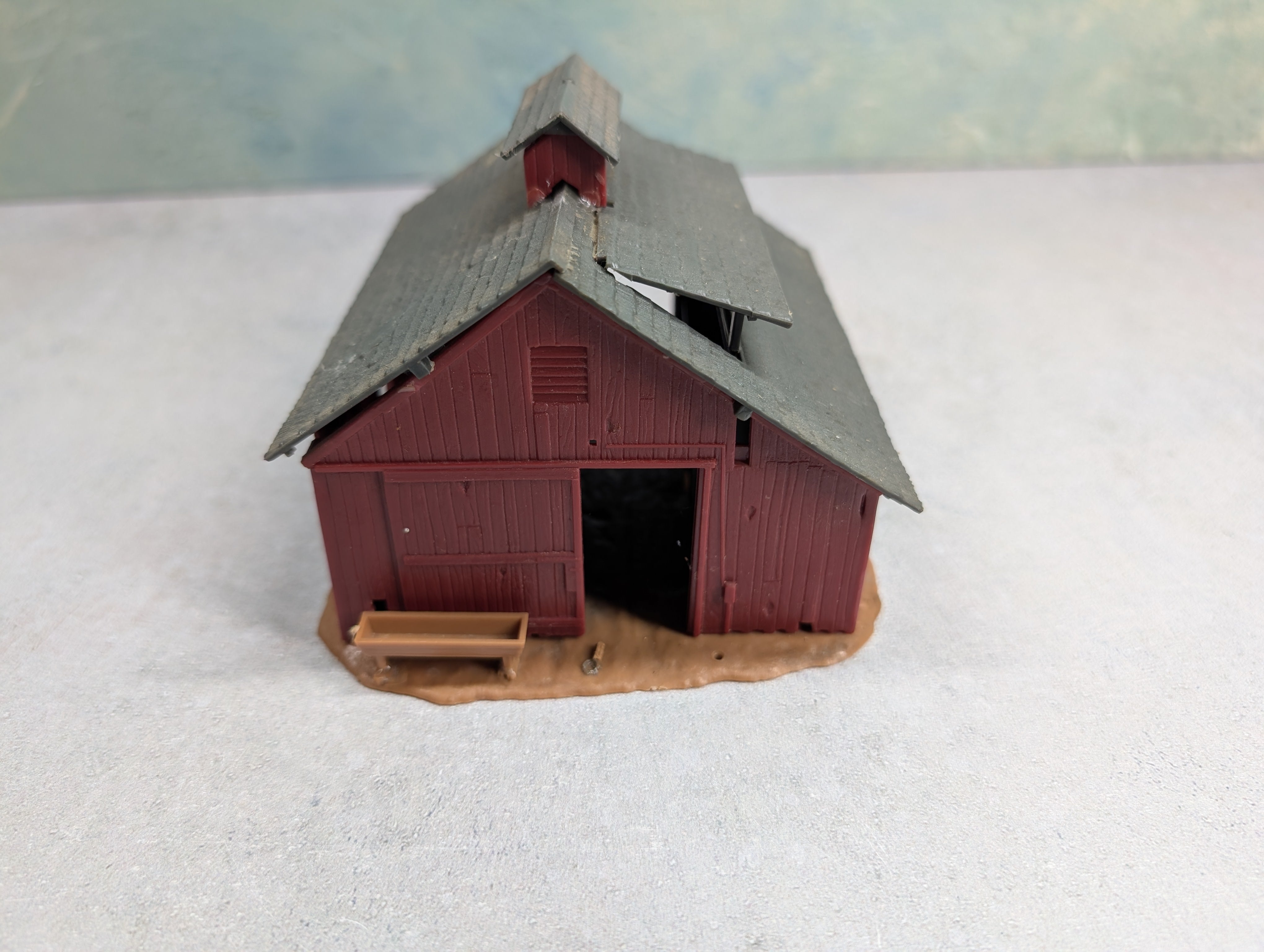 USED Revell HO Scale Red Barn