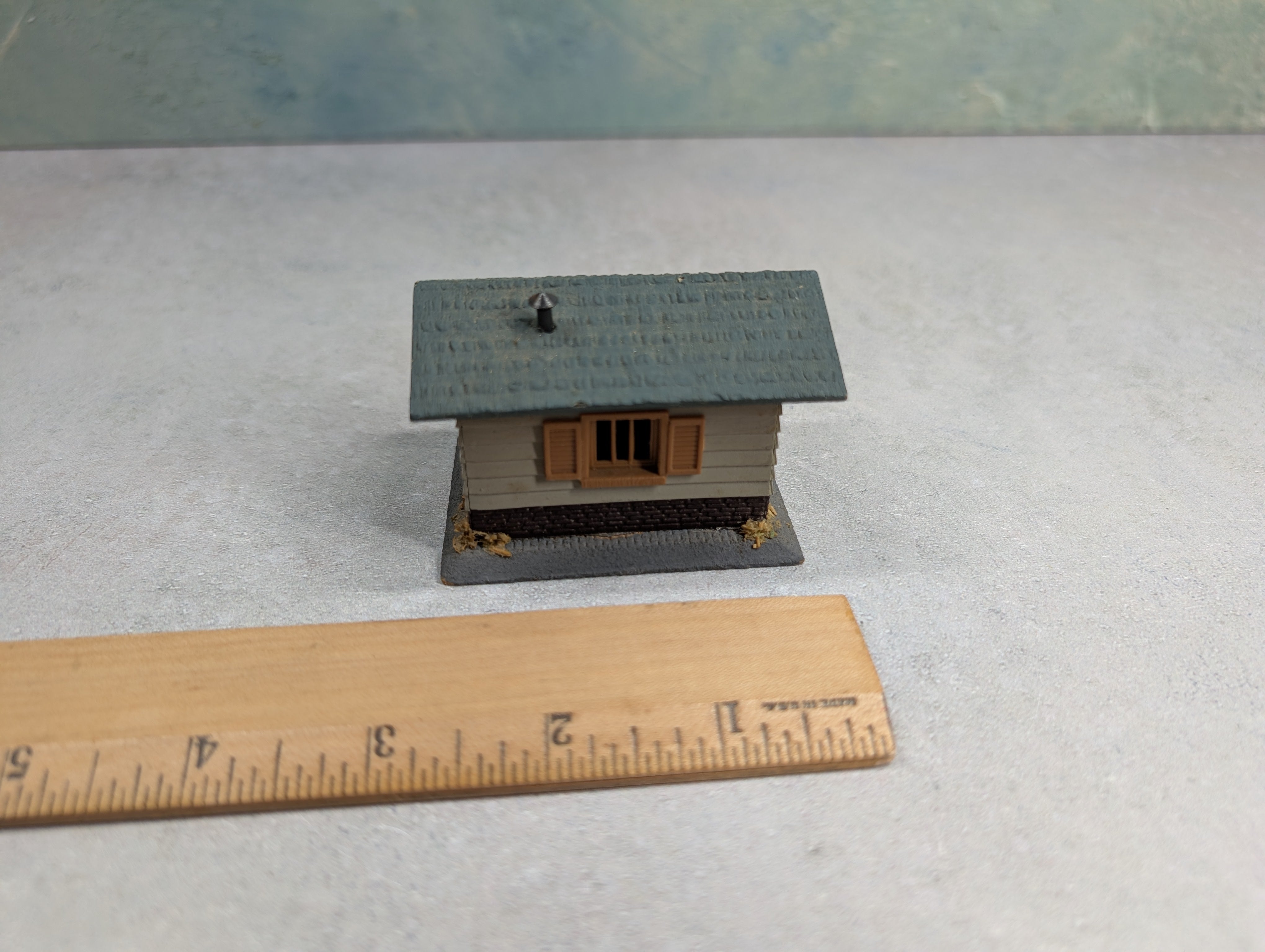 USED HO Scale Tool Shed, Building