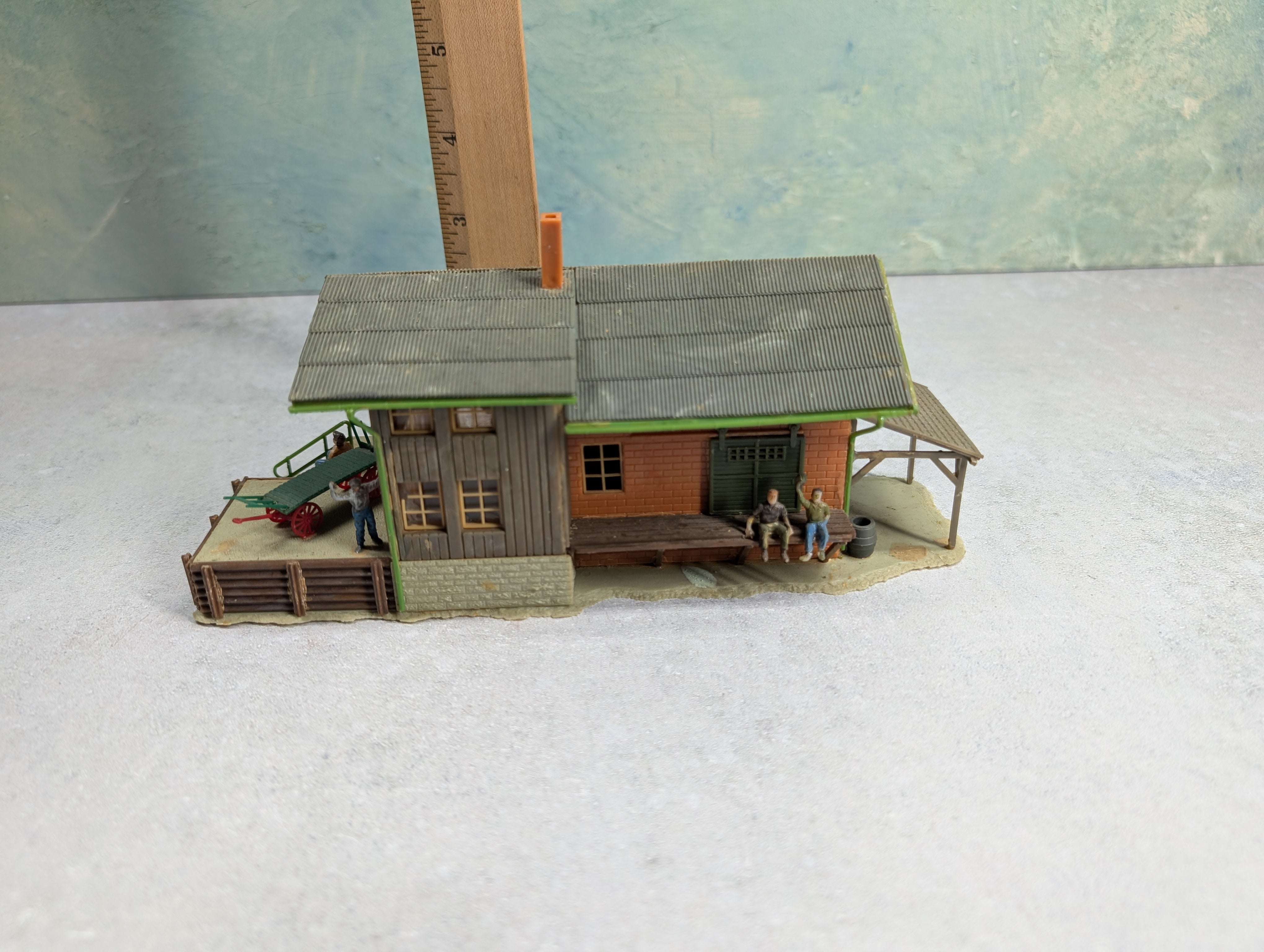 USED Faller HO Scale Newtown Freight Station, Building
