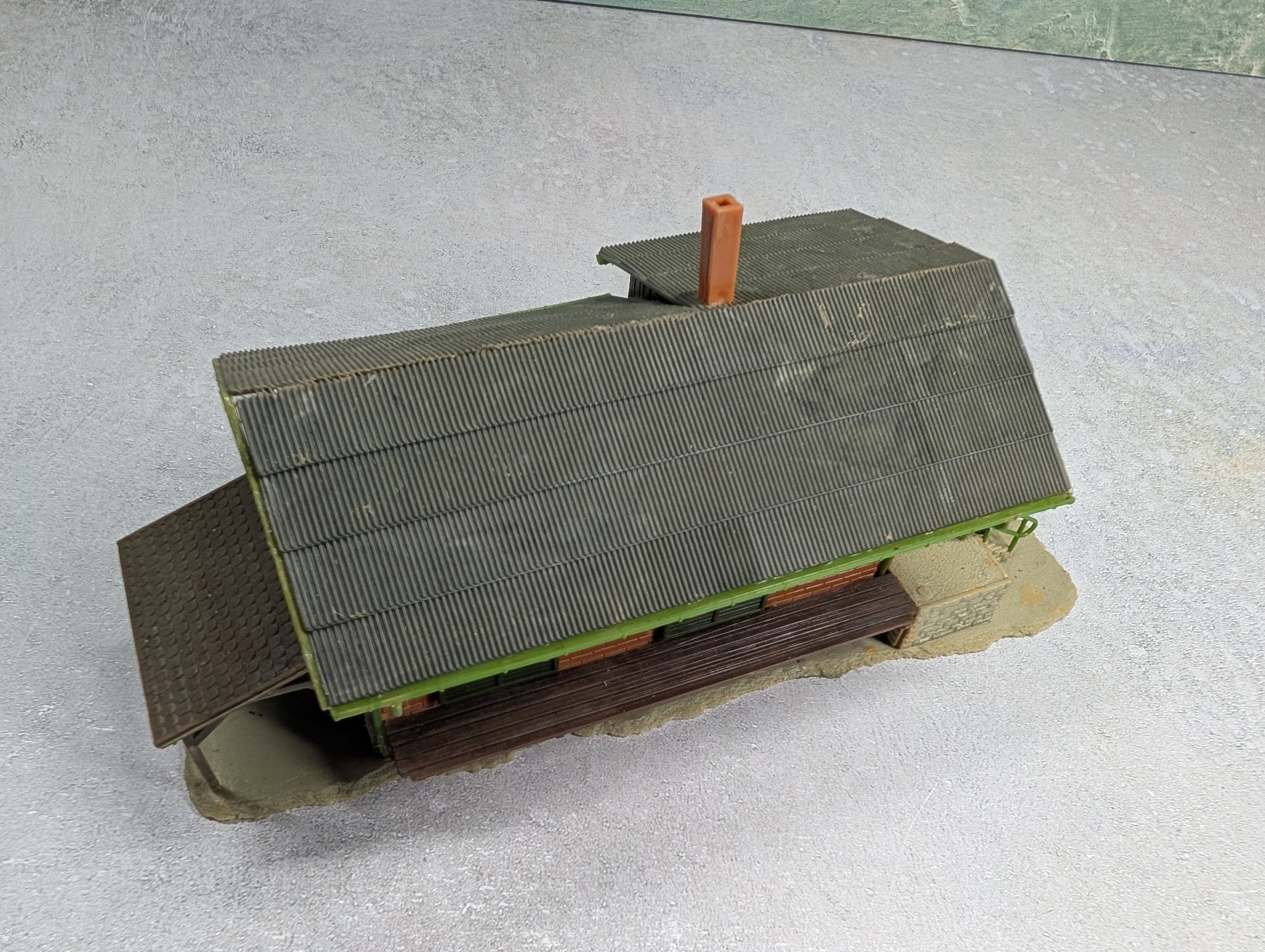 USED Faller HO Scale Newtown Freight Station, Building