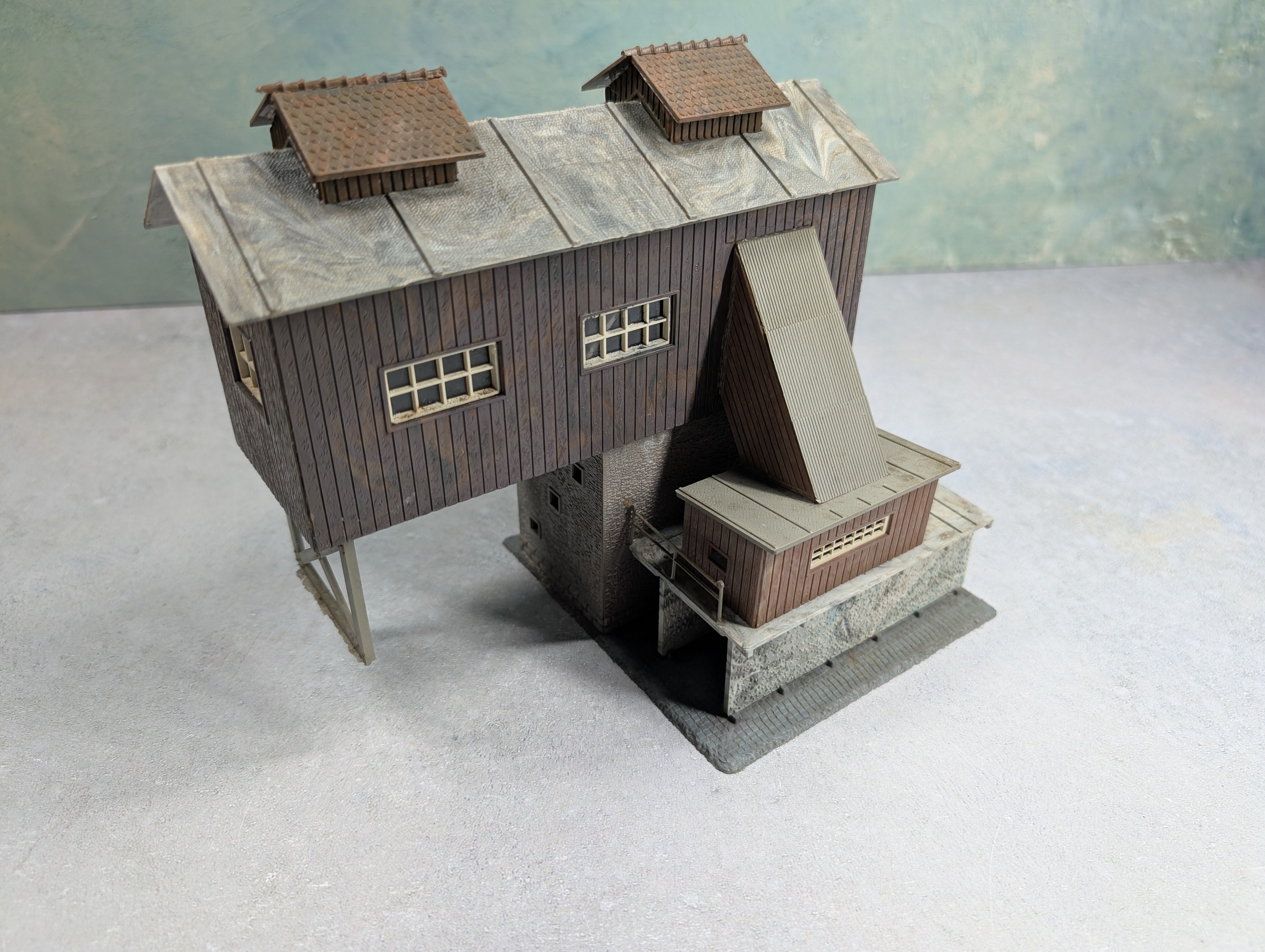 USED HO Scale Stone Crushing Plant, Mill