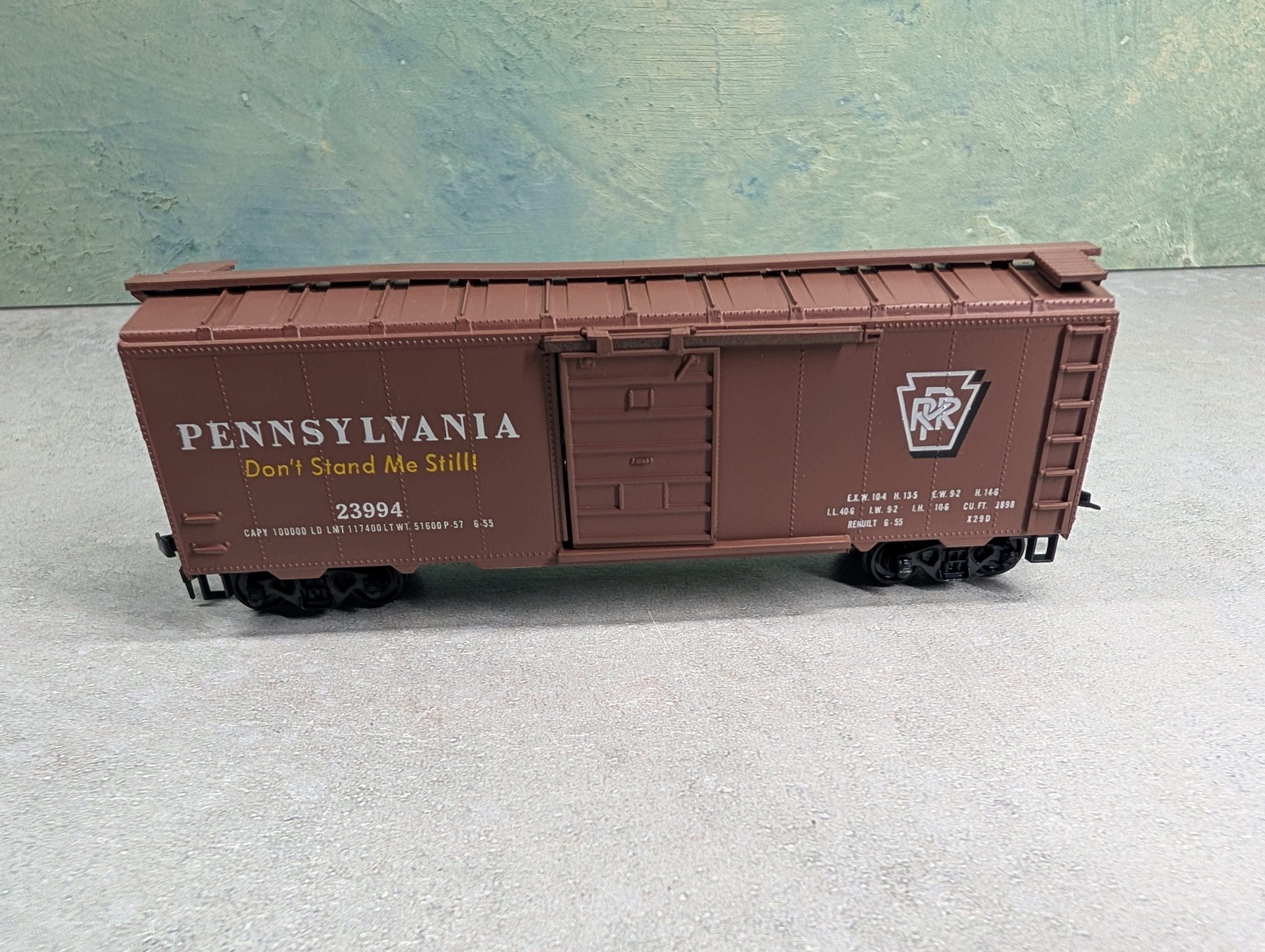 USED Roundhouse HO Scale 40' Box Car Pennsylvania #23994