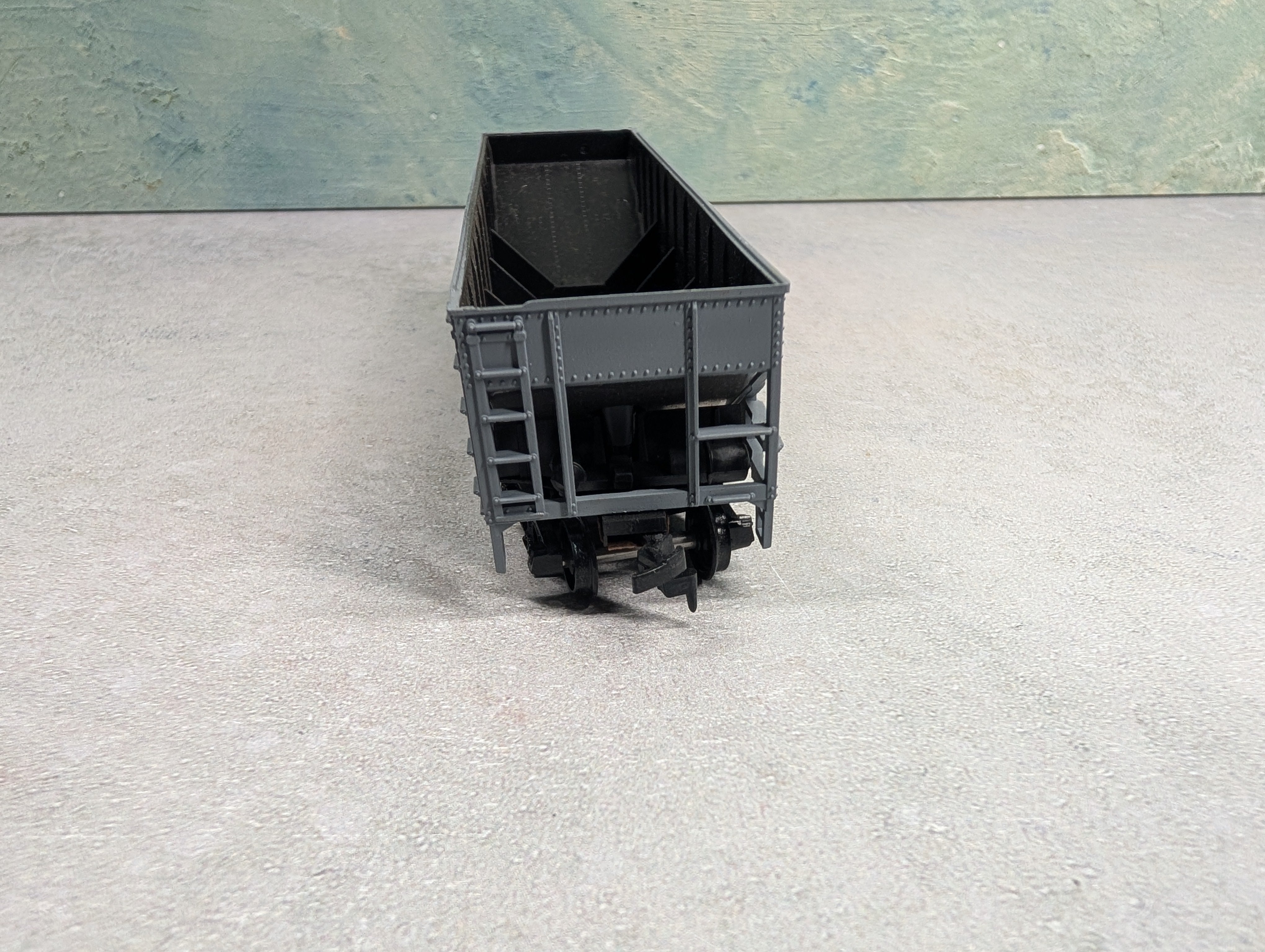 USED Athearn HO Scale Operating 4 Bay Hopper Western Maryland