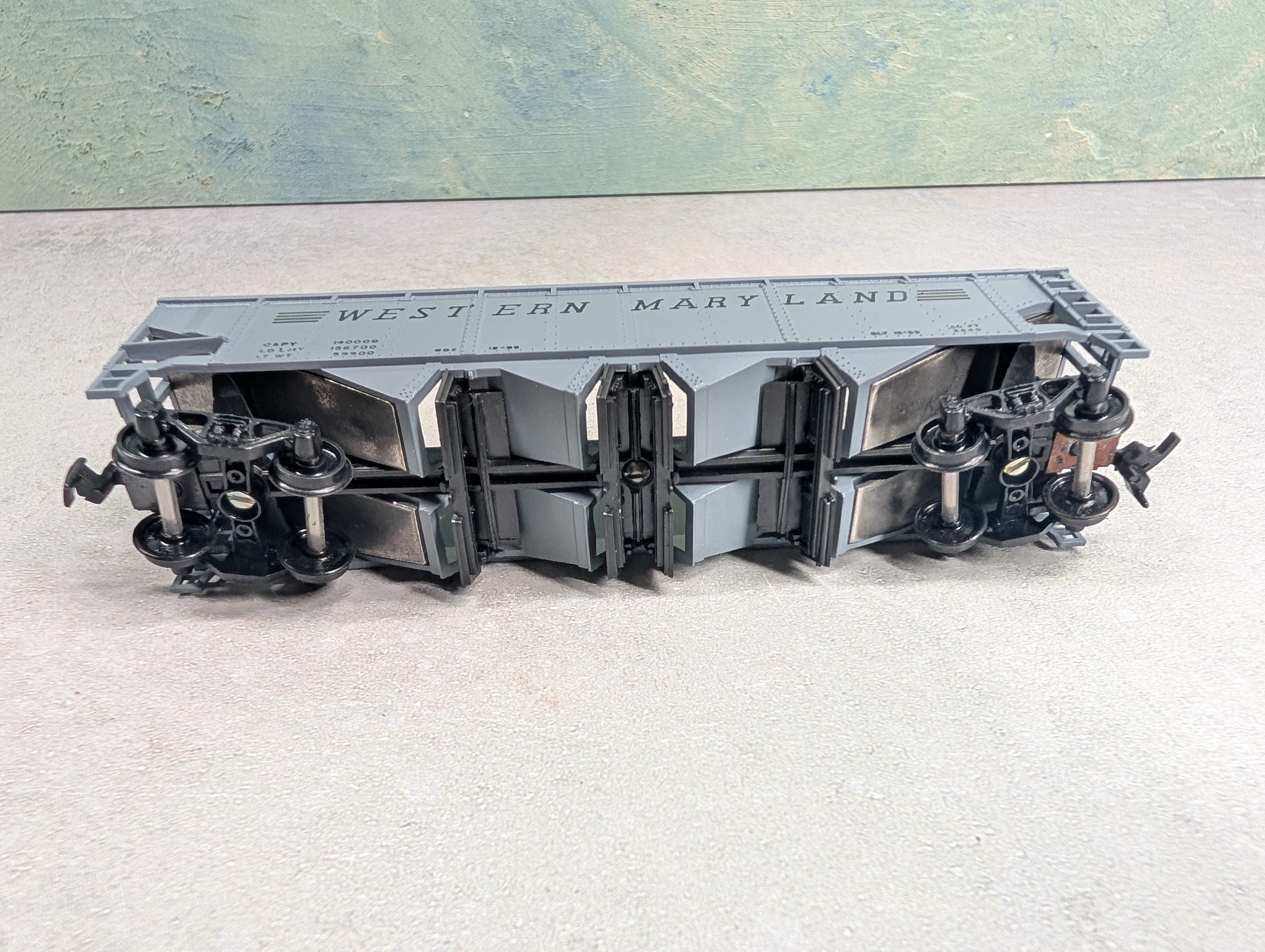 USED Athearn HO Scale Operating 4 Bay Hopper Western Maryland