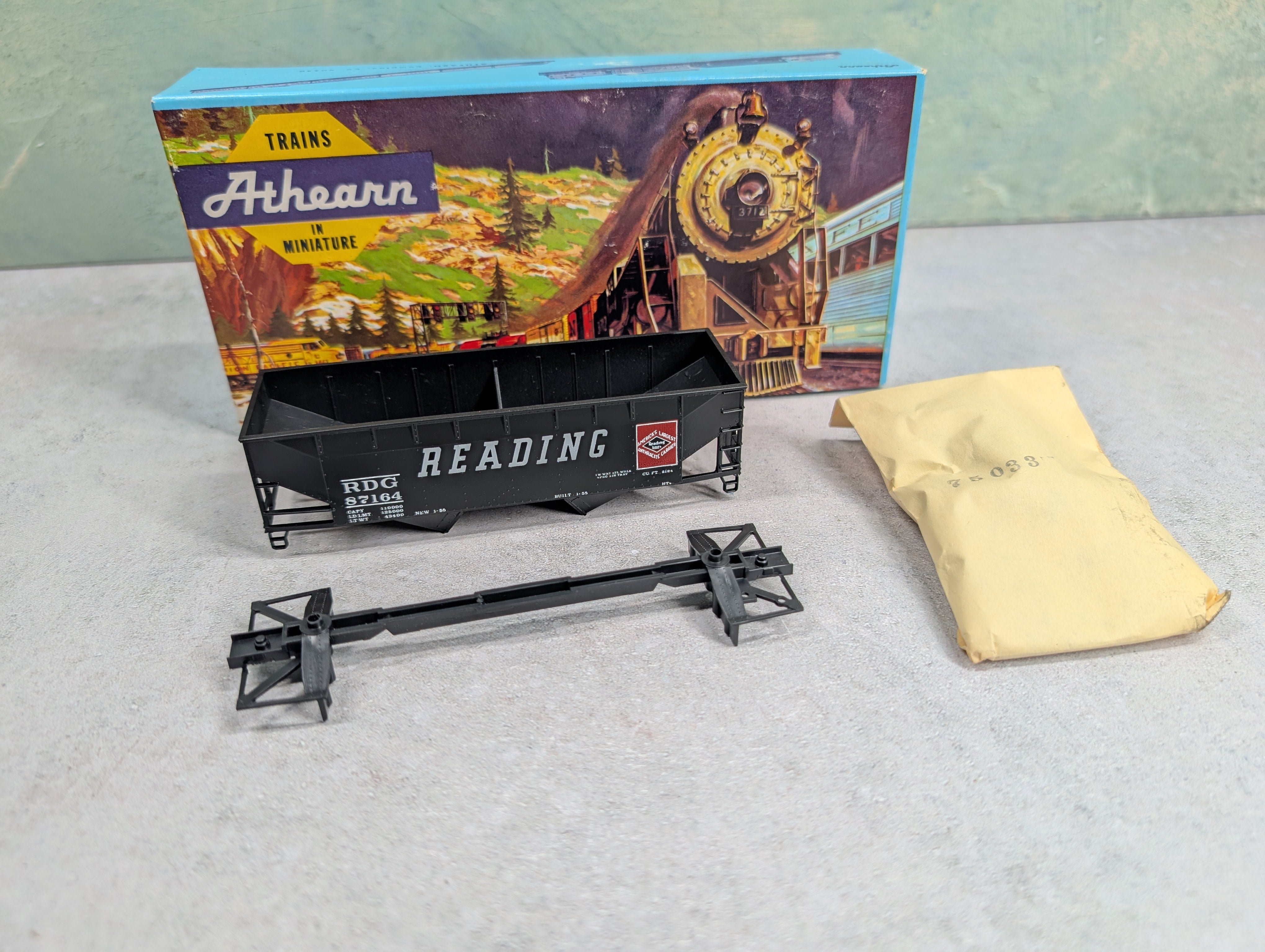USED Athearn HO Scale 2-Bay Flat-End Hopper Reading RDG #87164 Bev-Bel KIT