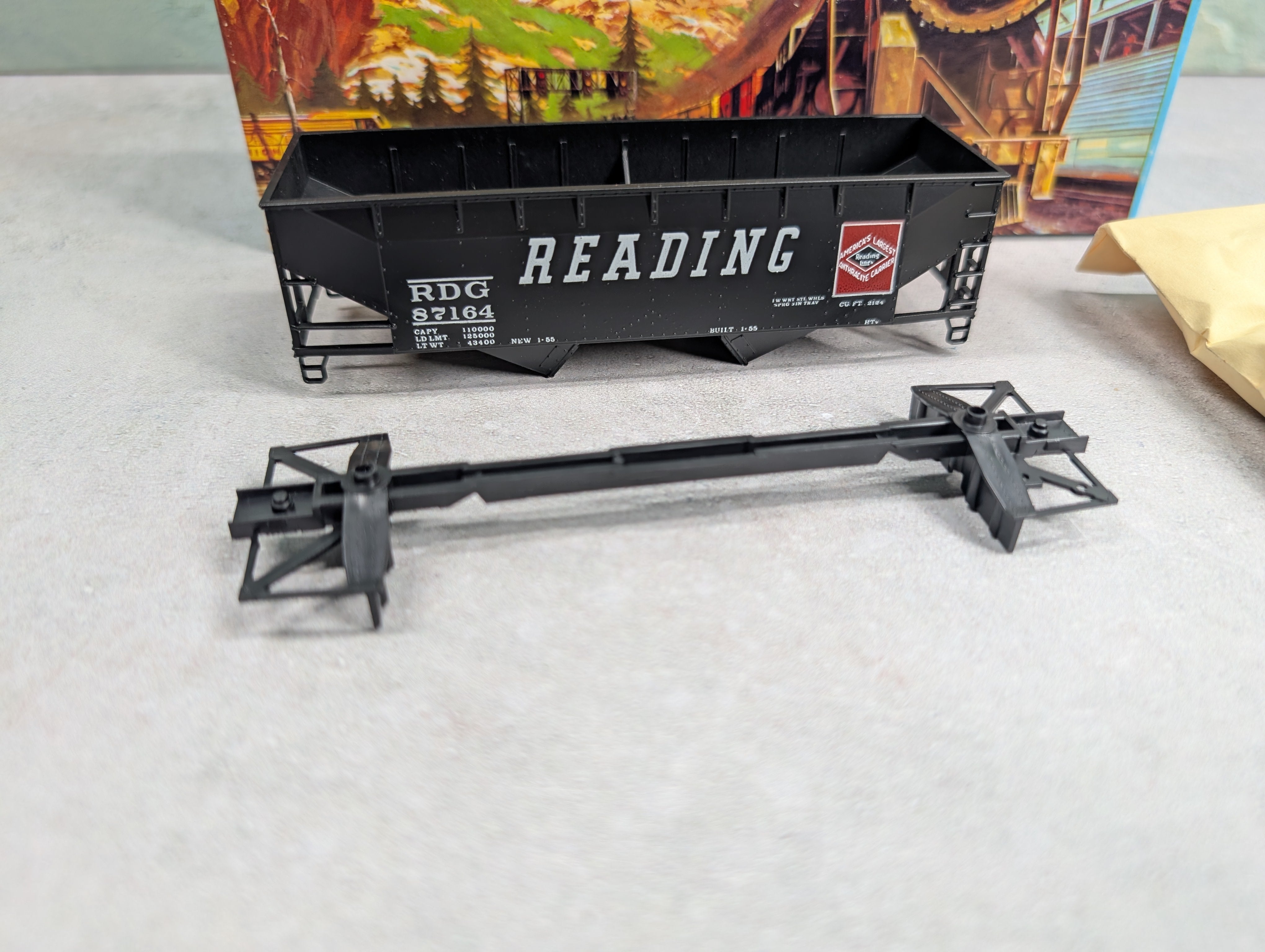 USED Athearn HO Scale 2-Bay Flat-End Hopper Reading RDG #87164 Bev-Bel KIT