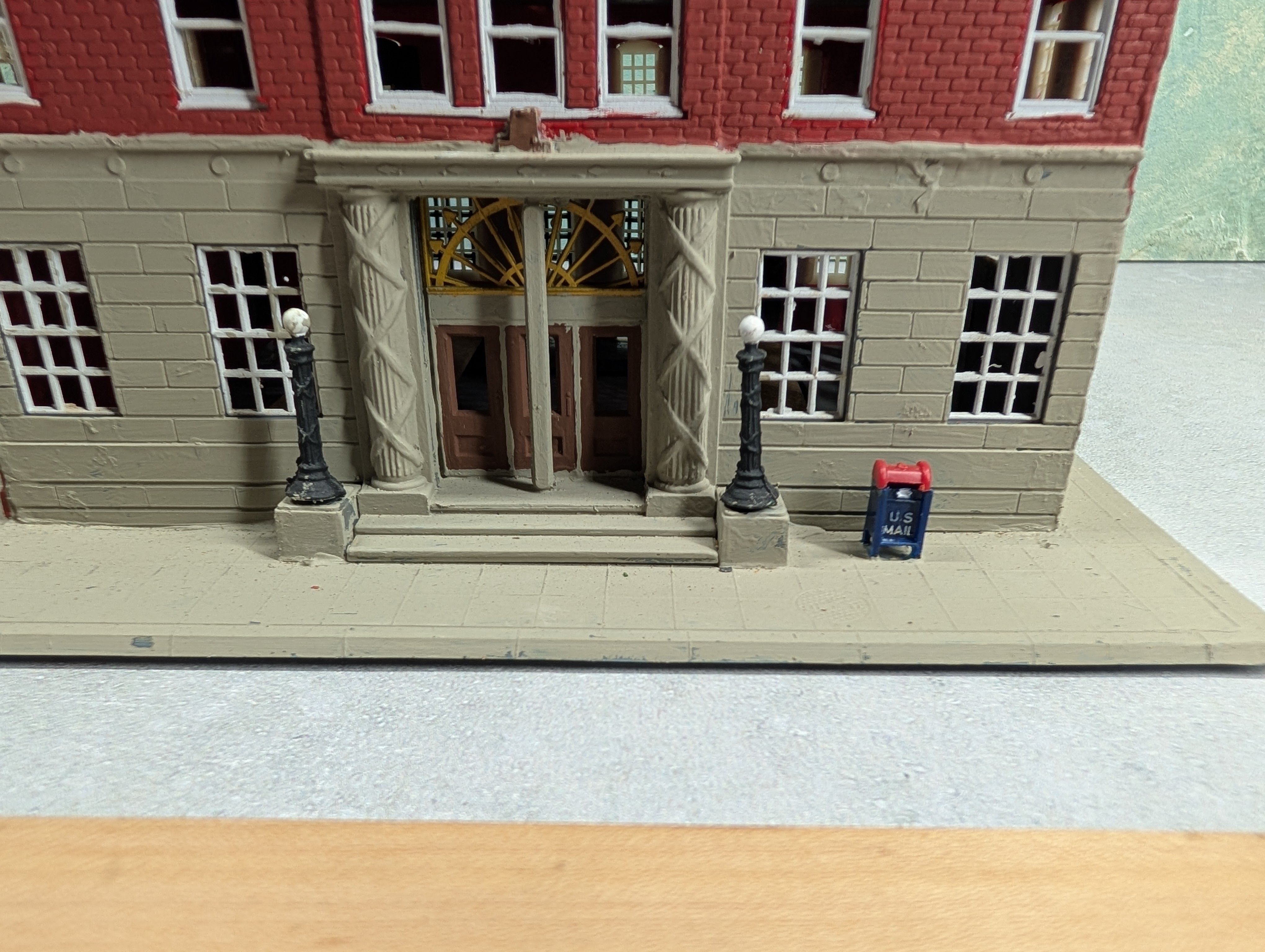 USED HO Scale Large Brick Building