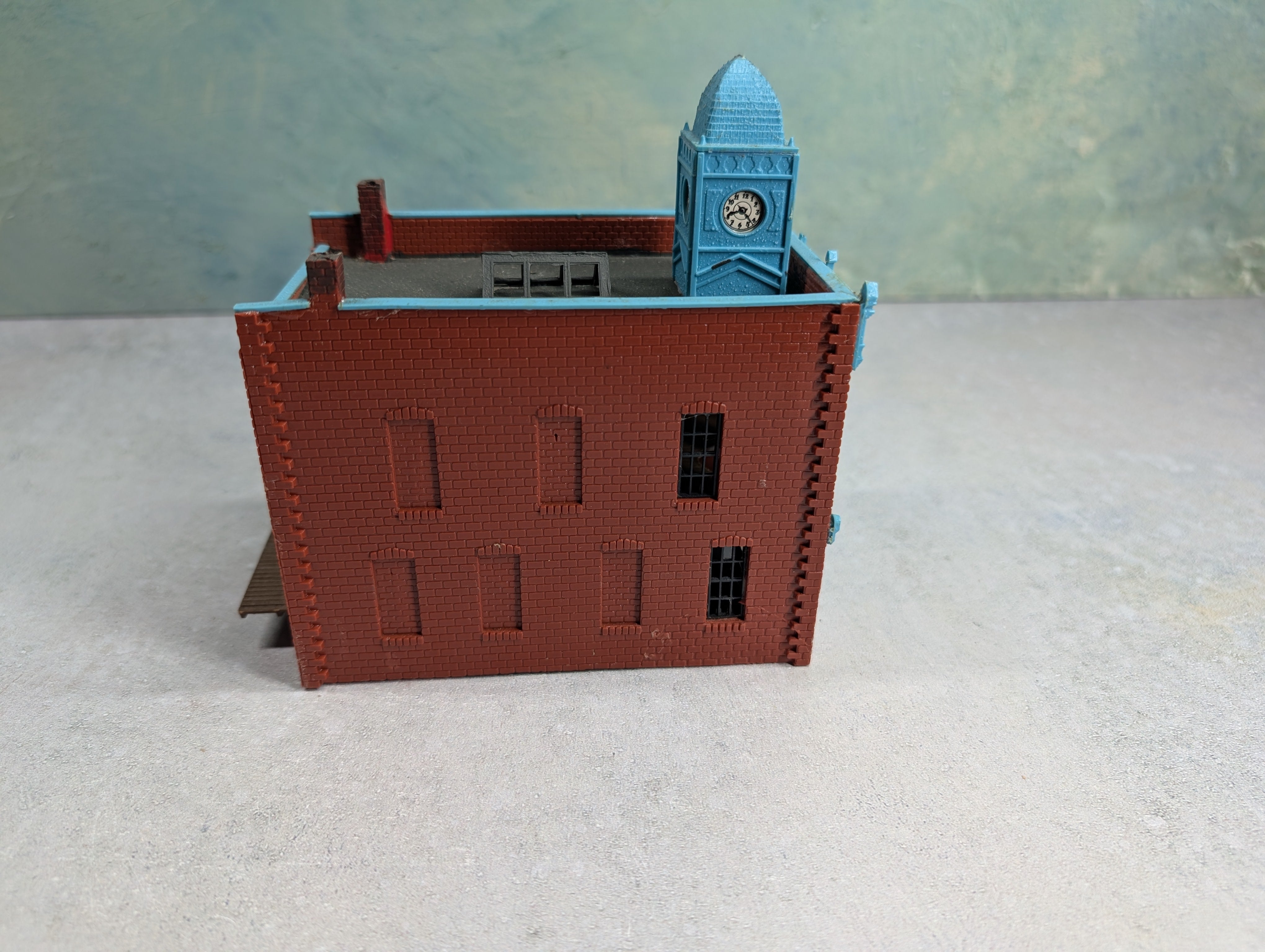 USED Tyco HO Scale Vanderbeck Druge Store, Brick Building