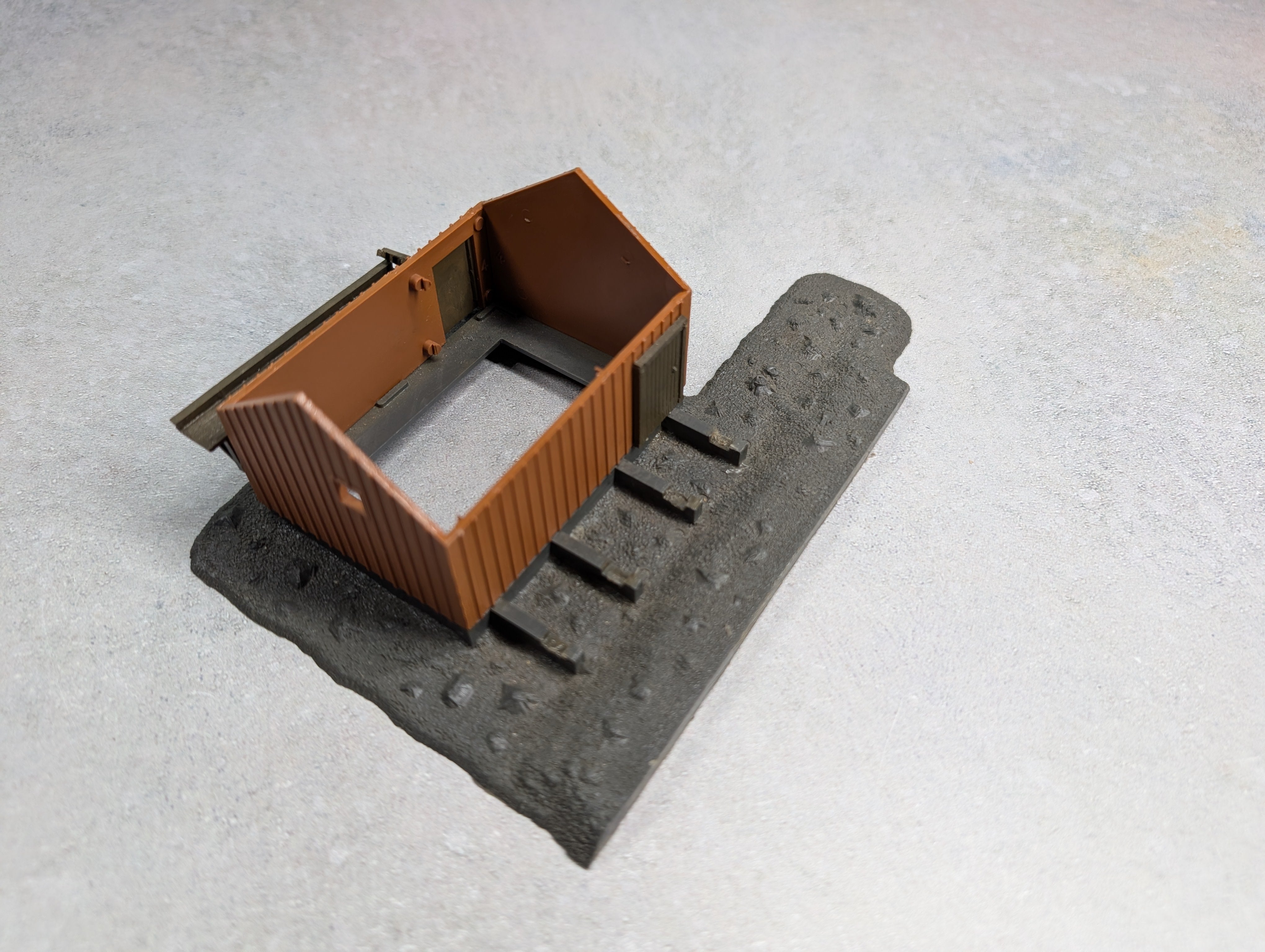 USED Pola HO Scale Track Side Coaling Station