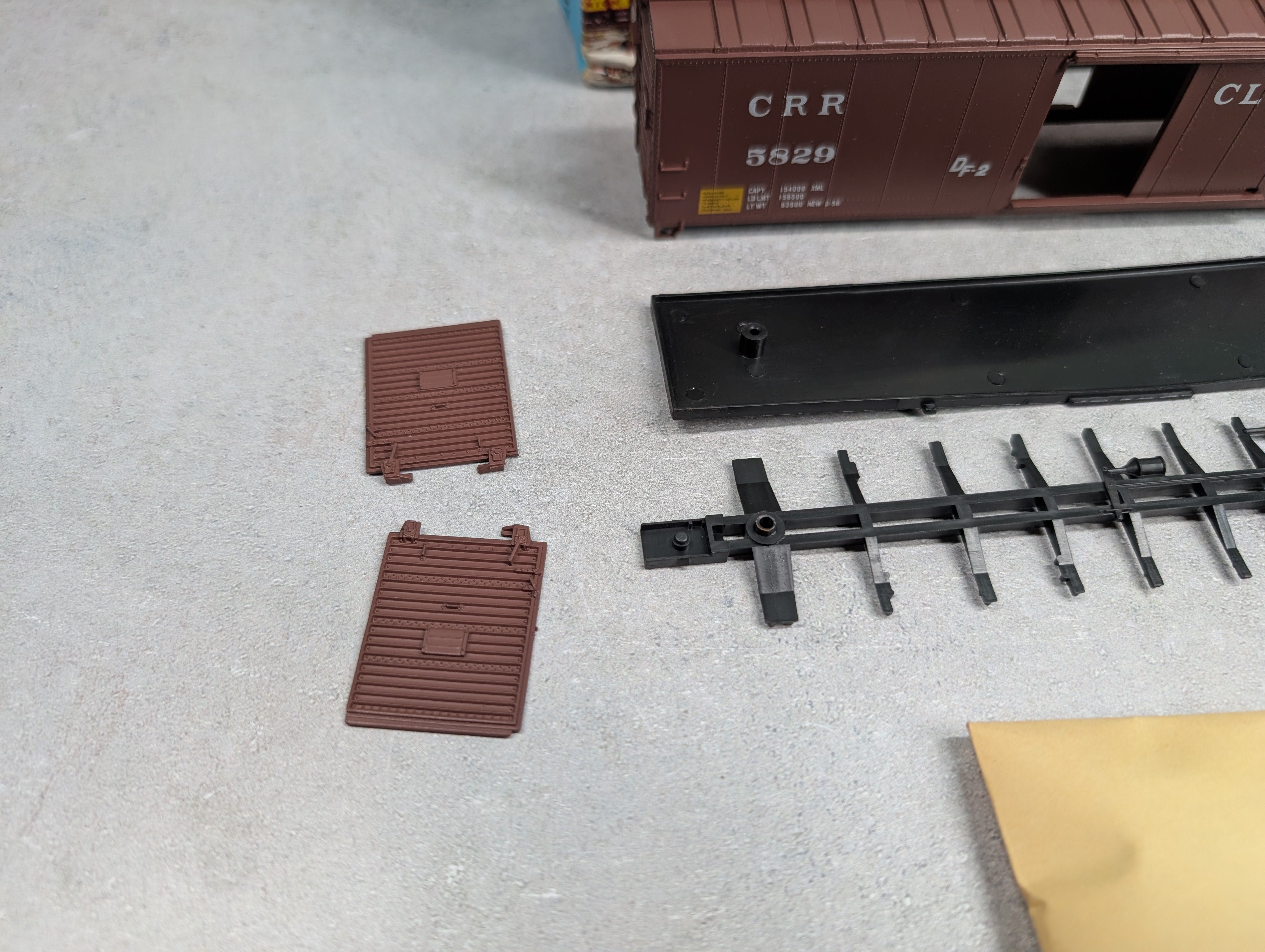 USED Athearn HO Scale 50' Box Car Clinchfield CRR #5829 RailRunner KIT