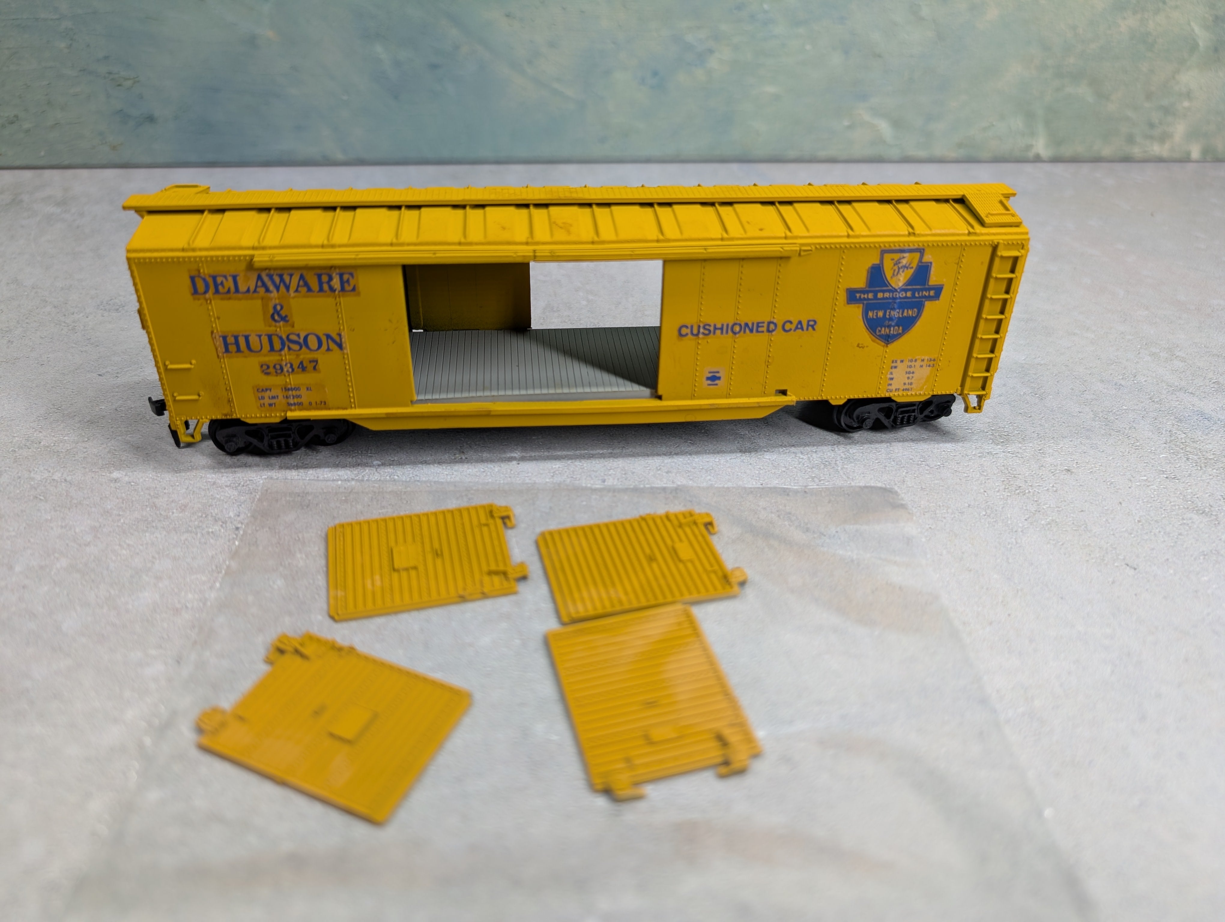 USED Athearn HO Scale 50' DD Box Car Delaware and Hudson D&H #29347 Decal