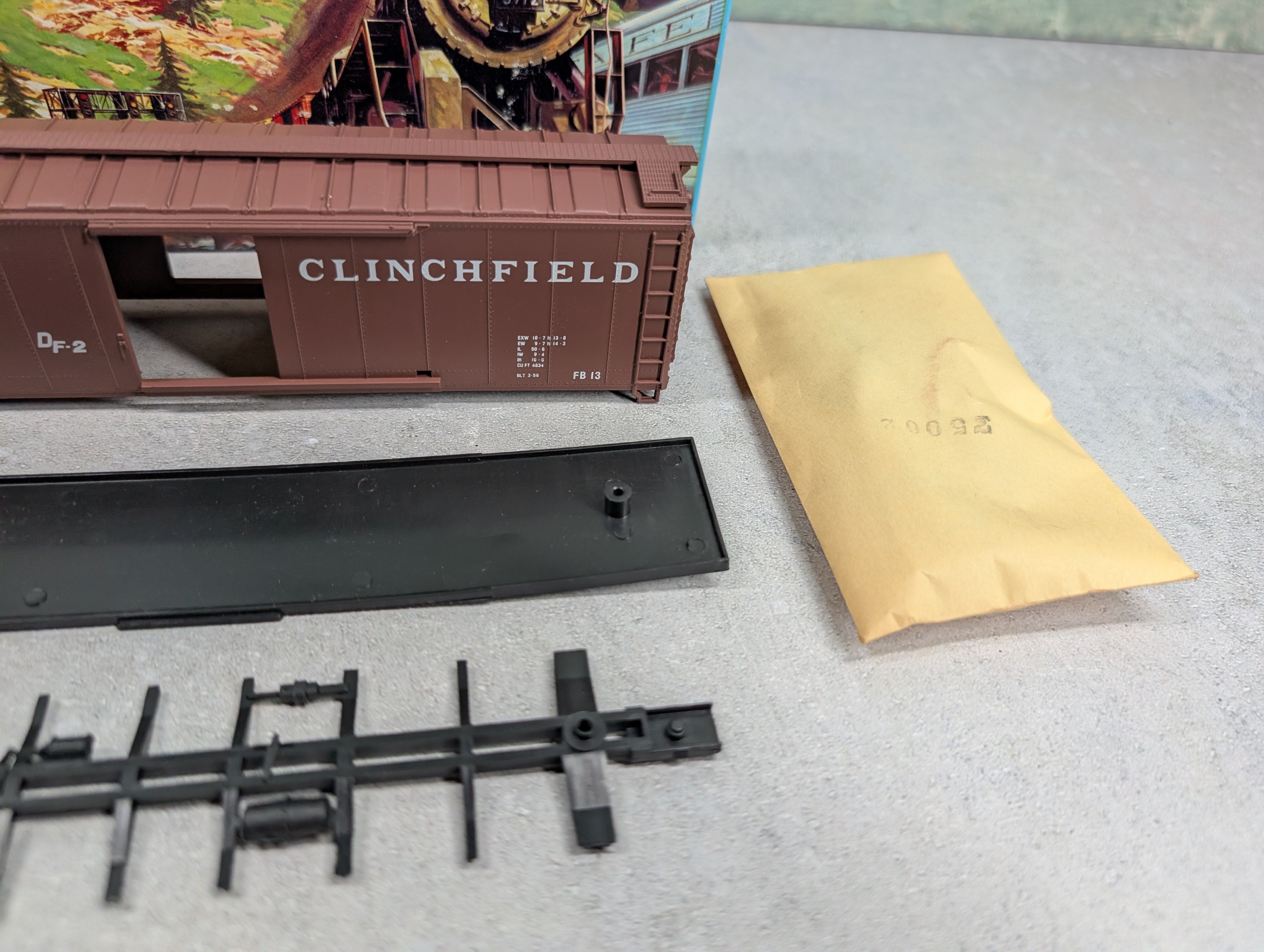 USED Athearn HO Scale 50' Box Car Clinchfield CRR #5829 RailRunner KIT