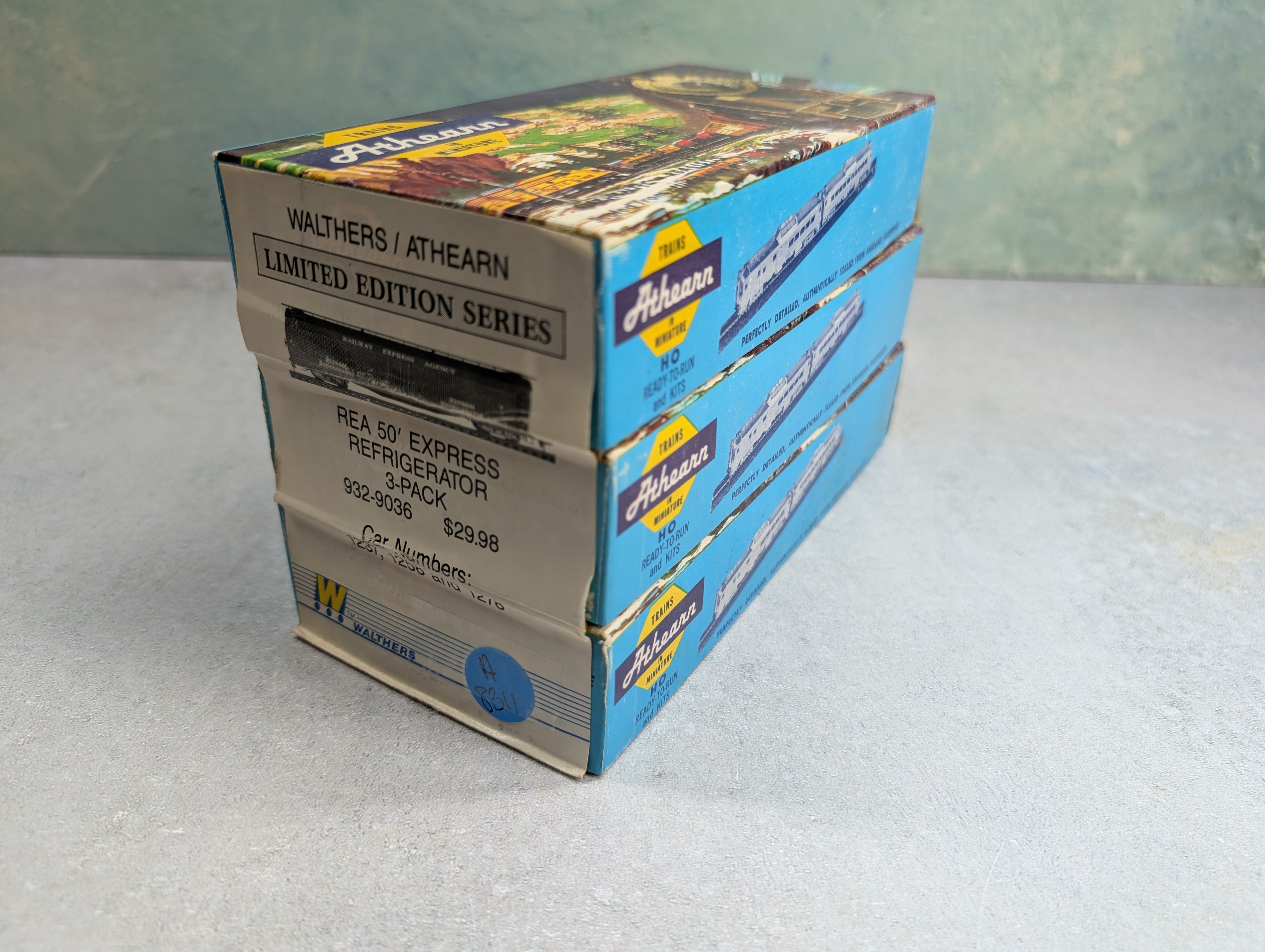 USED Walthers/Athearn 932-9036 HO Scale 50' Express Refrigerator 3 Car Pack Railway Express Agency REA #1237, 1258, 1278