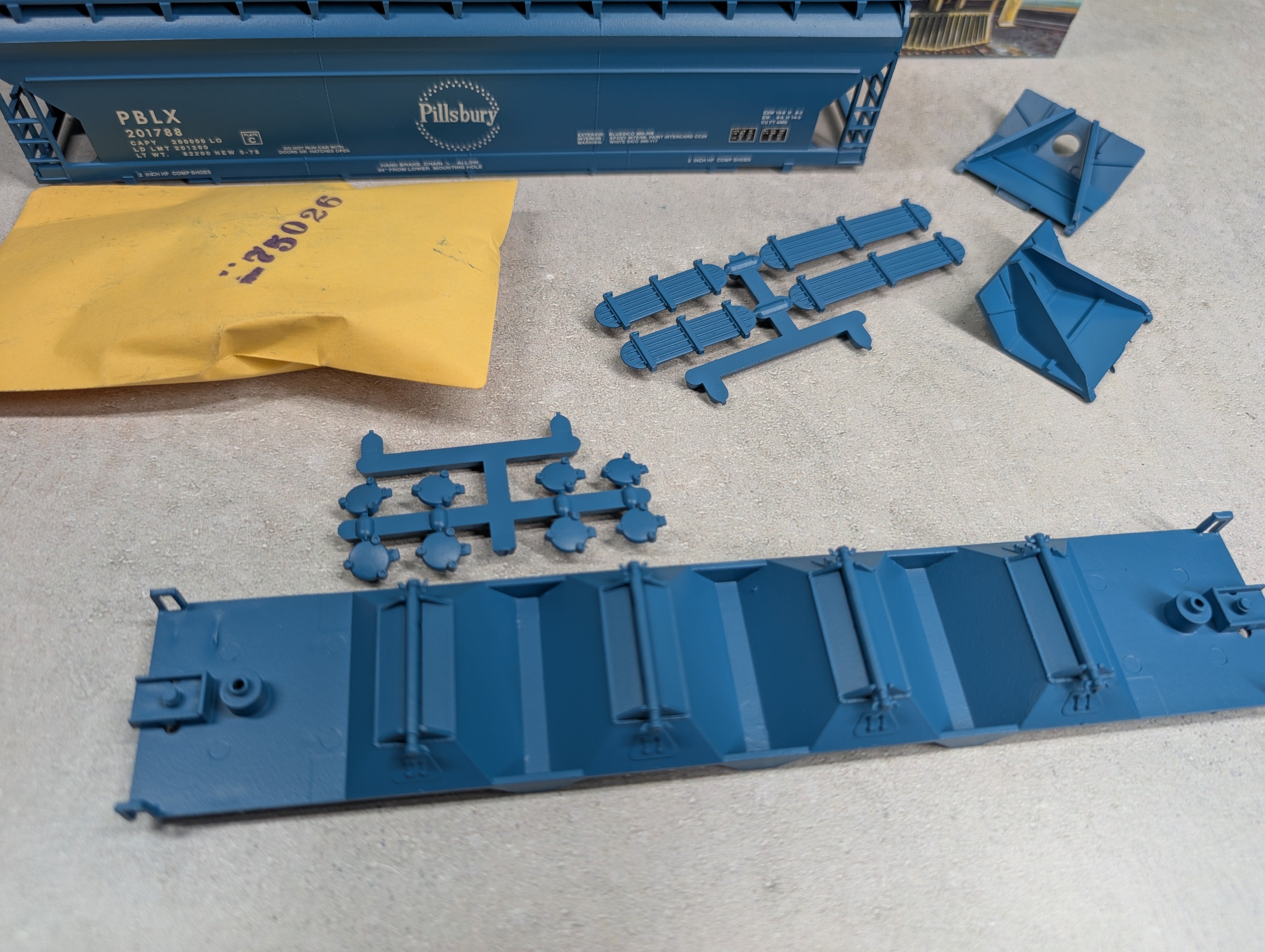 USED Athearn 1966 HO Scale 55' ACF Center-Flow Hopper Pillsbury PBLX #201788 Bev-Bel, Circle Dot Herald KIT