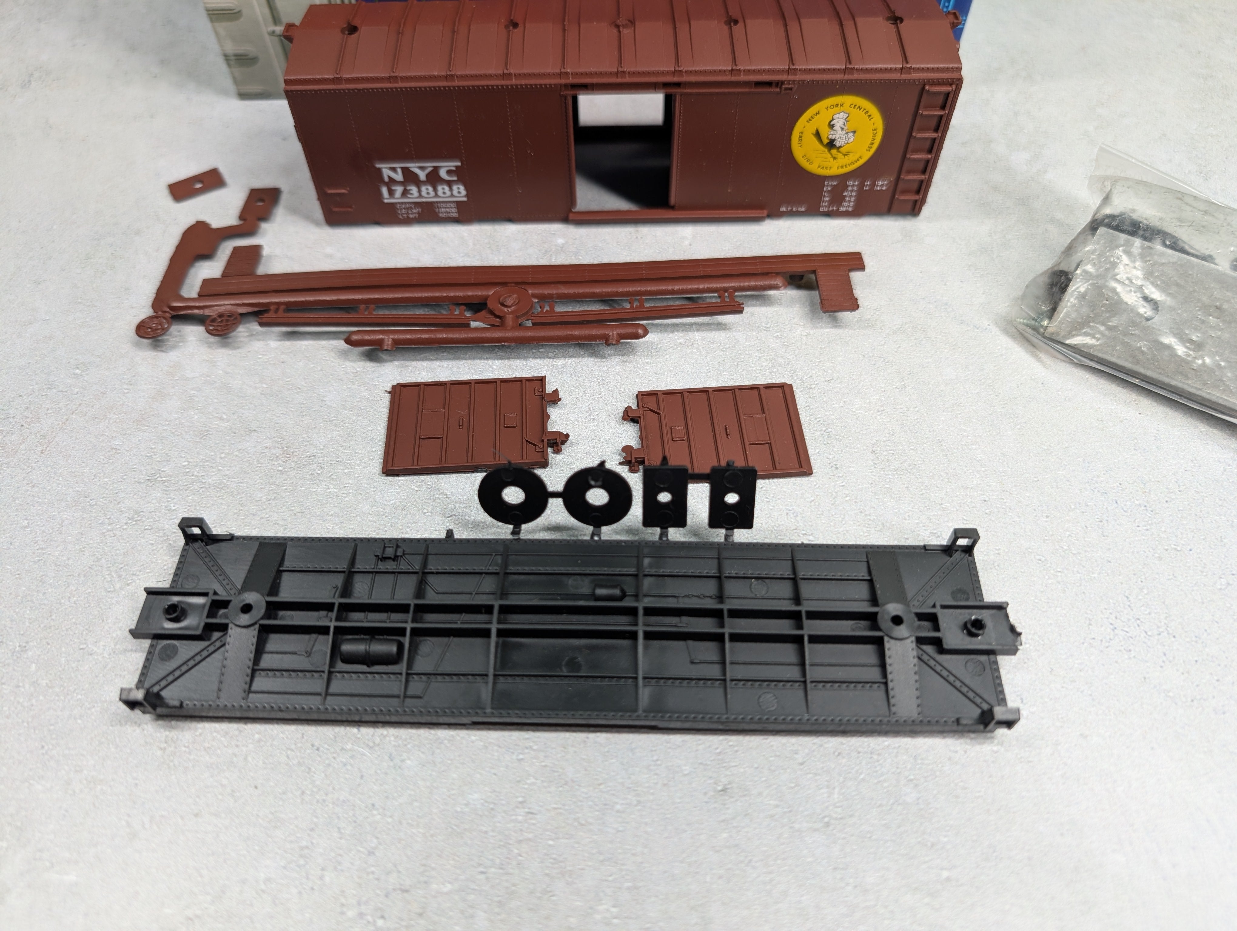 USED Roundhouse 2041 HO Scale 40' Box Car New York Central NYC #173888 Early Bird KIT