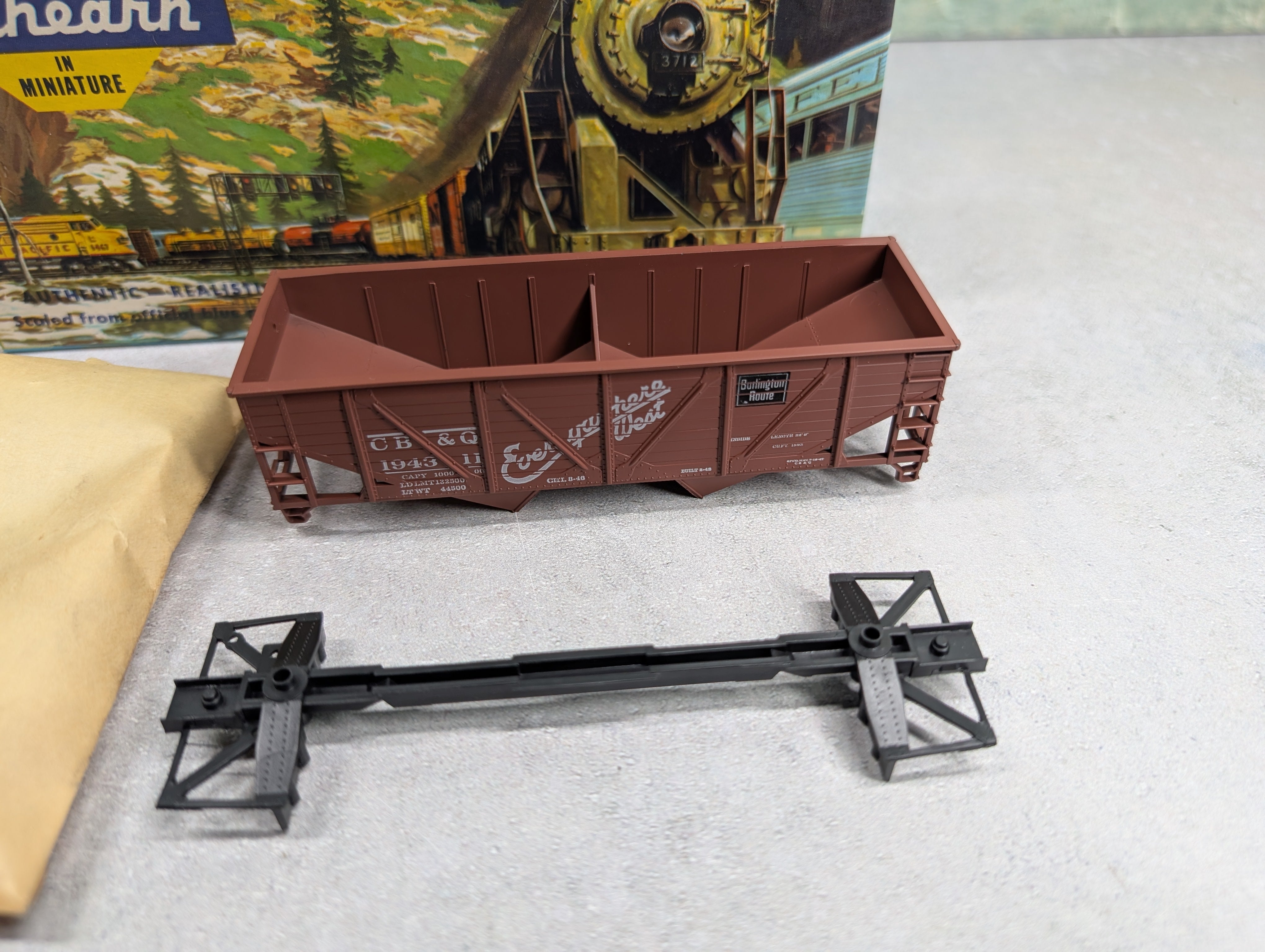 USED Athearn 5422 HO Scale 34' Composite Side Hopper Burlington CB&Q #194311 KIT