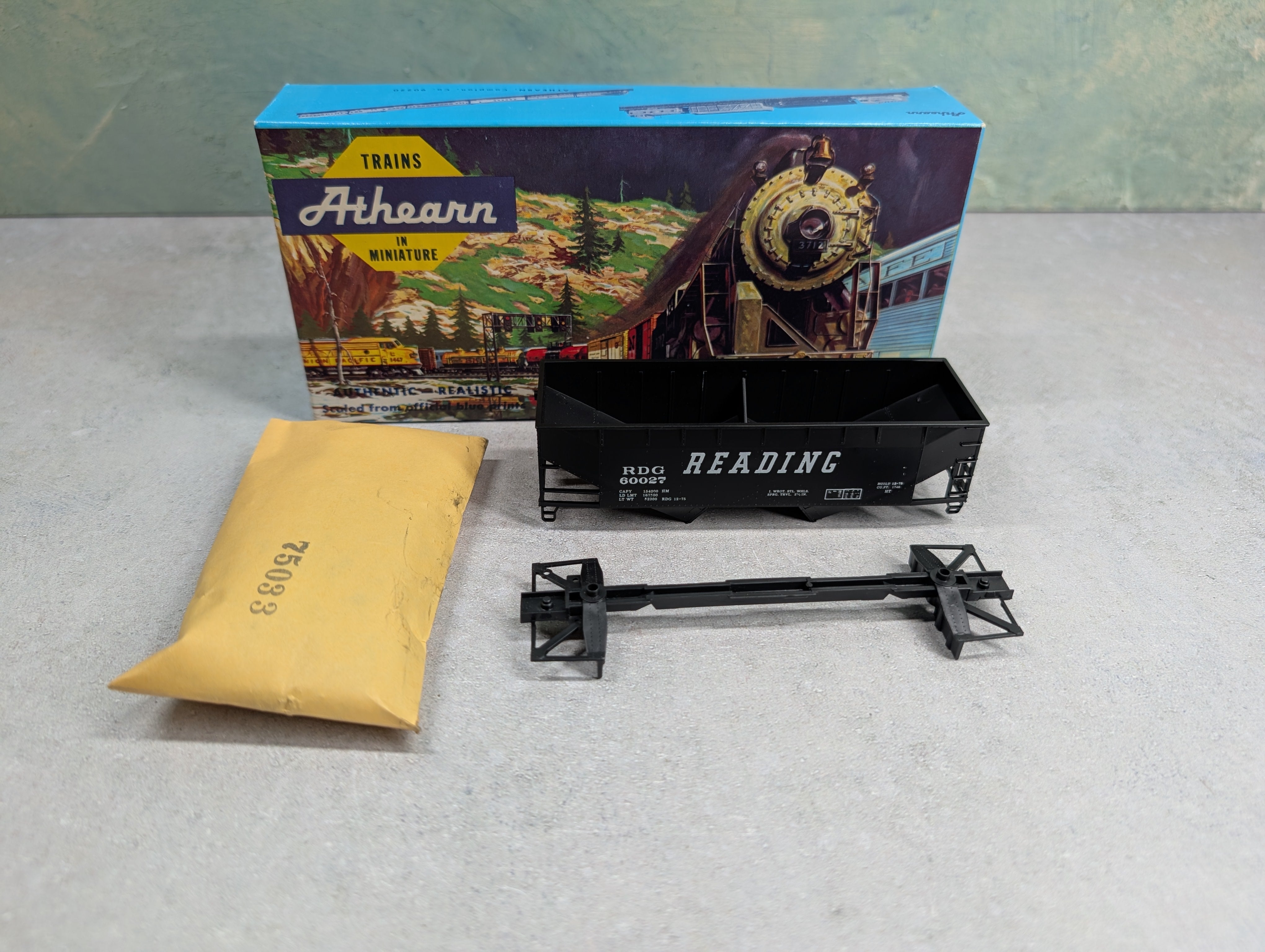 USED Athearn HO Scale 2-Bay 34' Flat-End Hopper Reading RDG #60027 Bev-Bel KIT