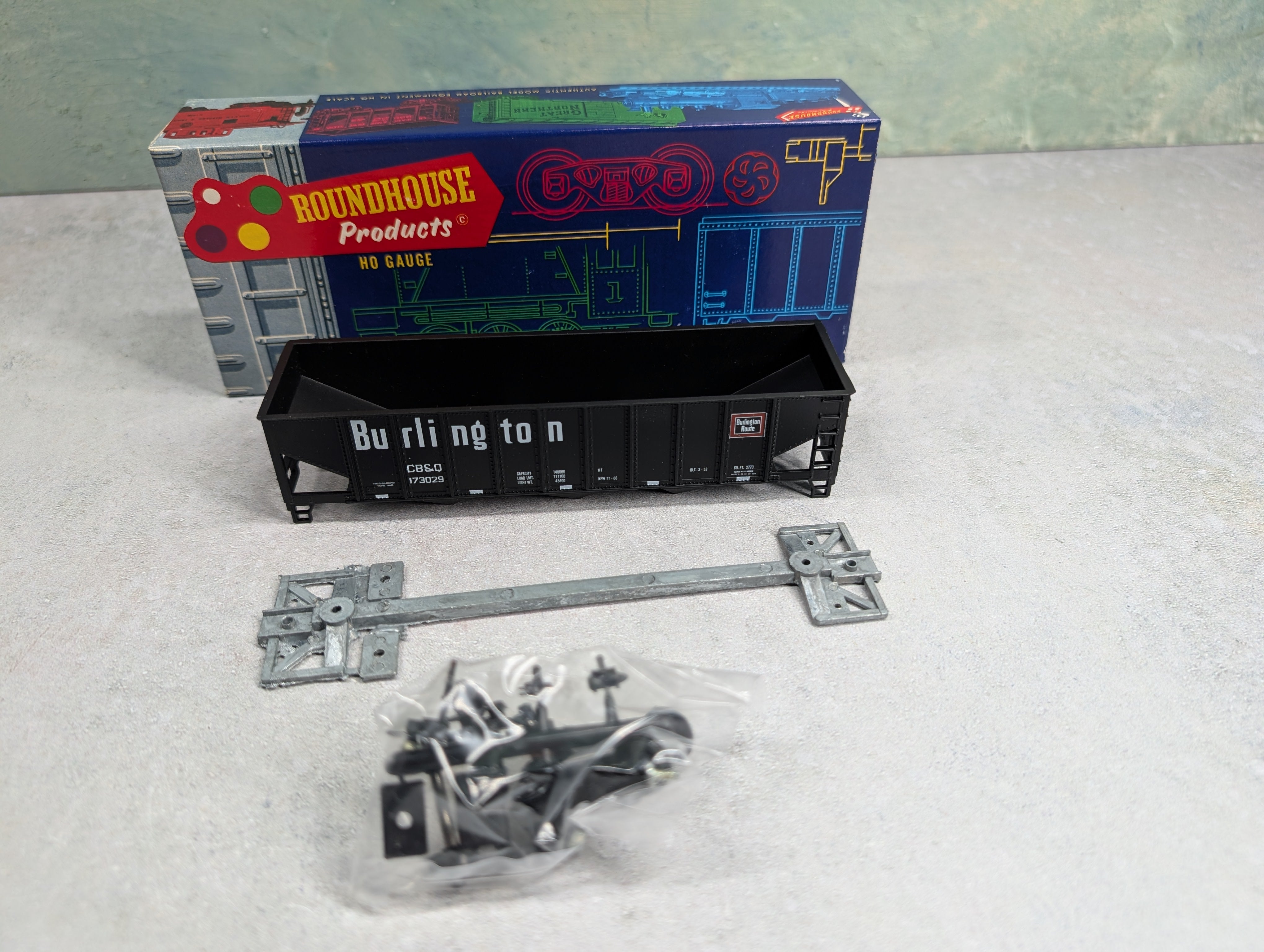 USED Roundhouse 1541 HO Scale 3-Bay Rib Side Hopper Burlington CB&Q #173029 KIT