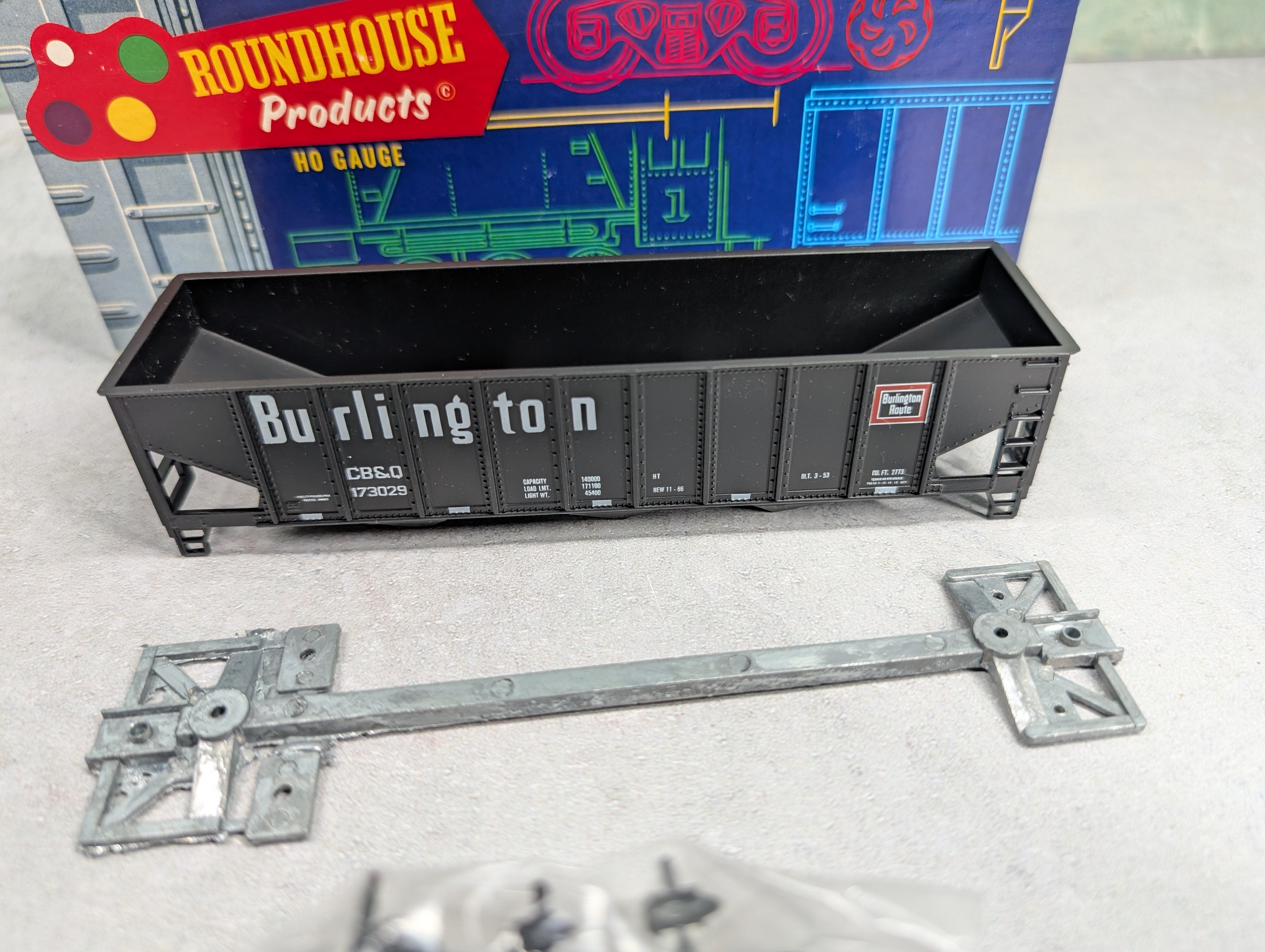 USED Roundhouse 1541 HO Scale 3-Bay Rib Side Hopper Burlington CB&Q #173029 KIT