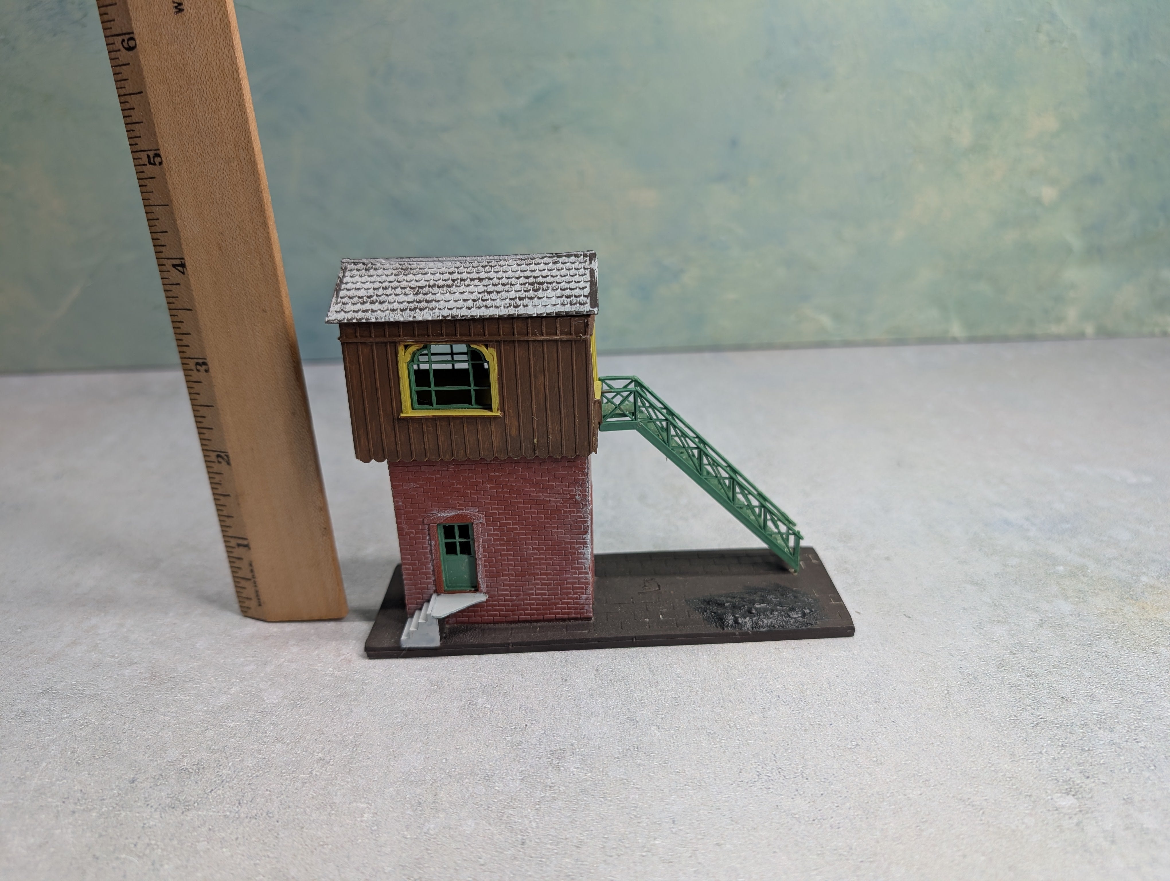 USED Life-Like HO Scale Station Tower