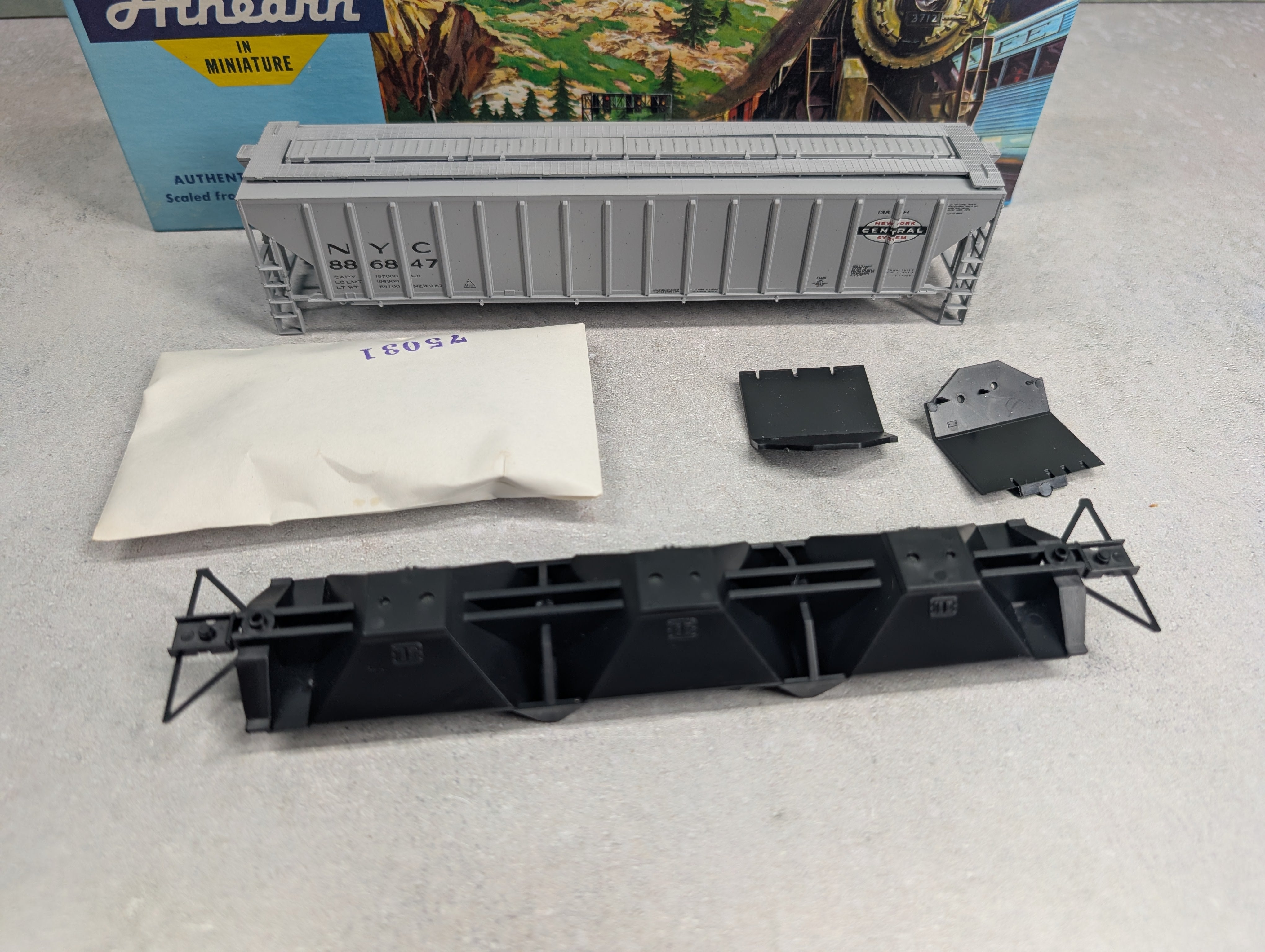 USED Athearn 233 HO Scale 54' Ribside Covered Hopper New York Central NYC #886847 Rail Runner KIT