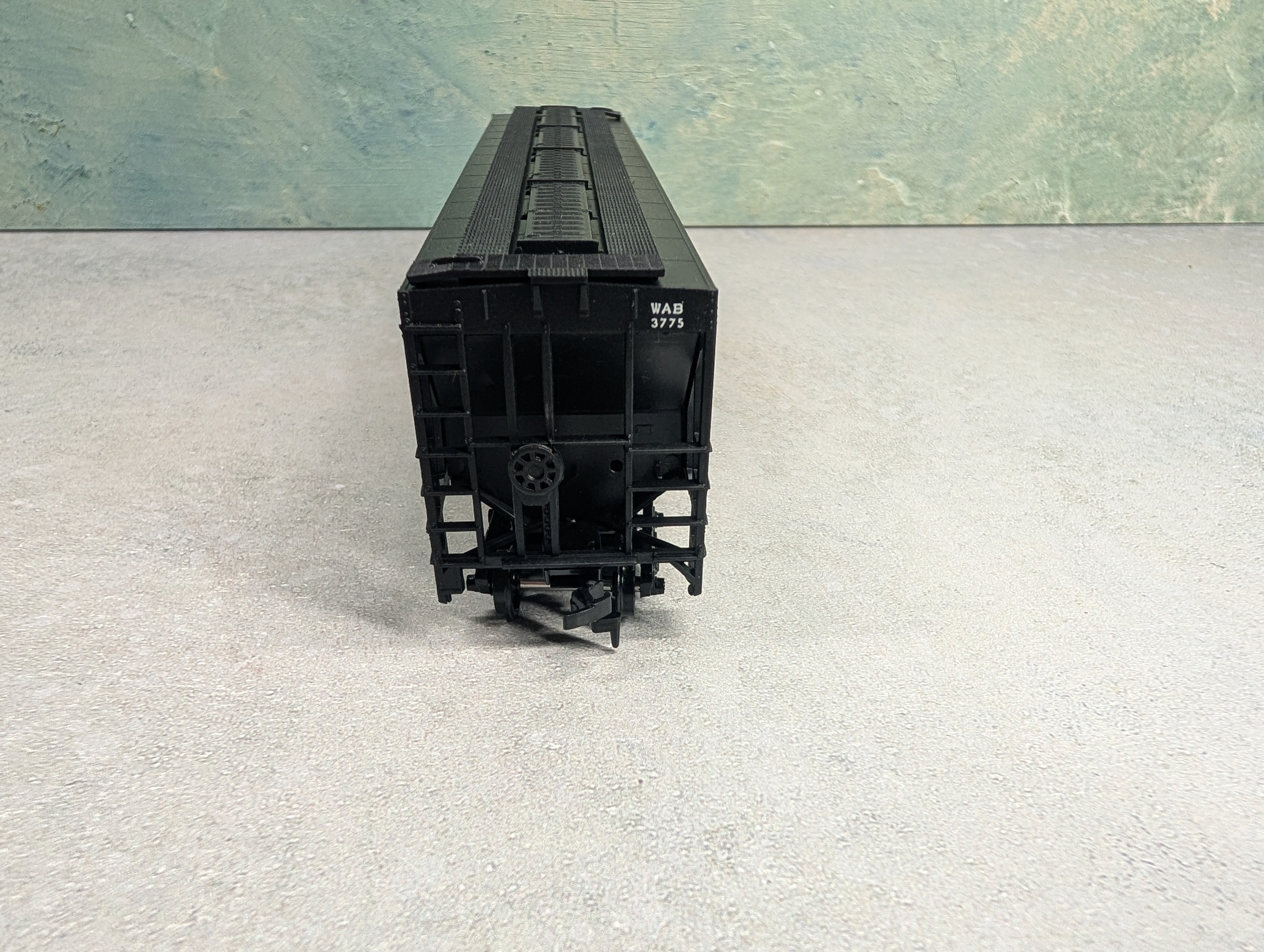 USED Athearn #1418 HO Scale 54' PS Ribside Covered Hopper Wabash WAB #3775 Bev-Bel